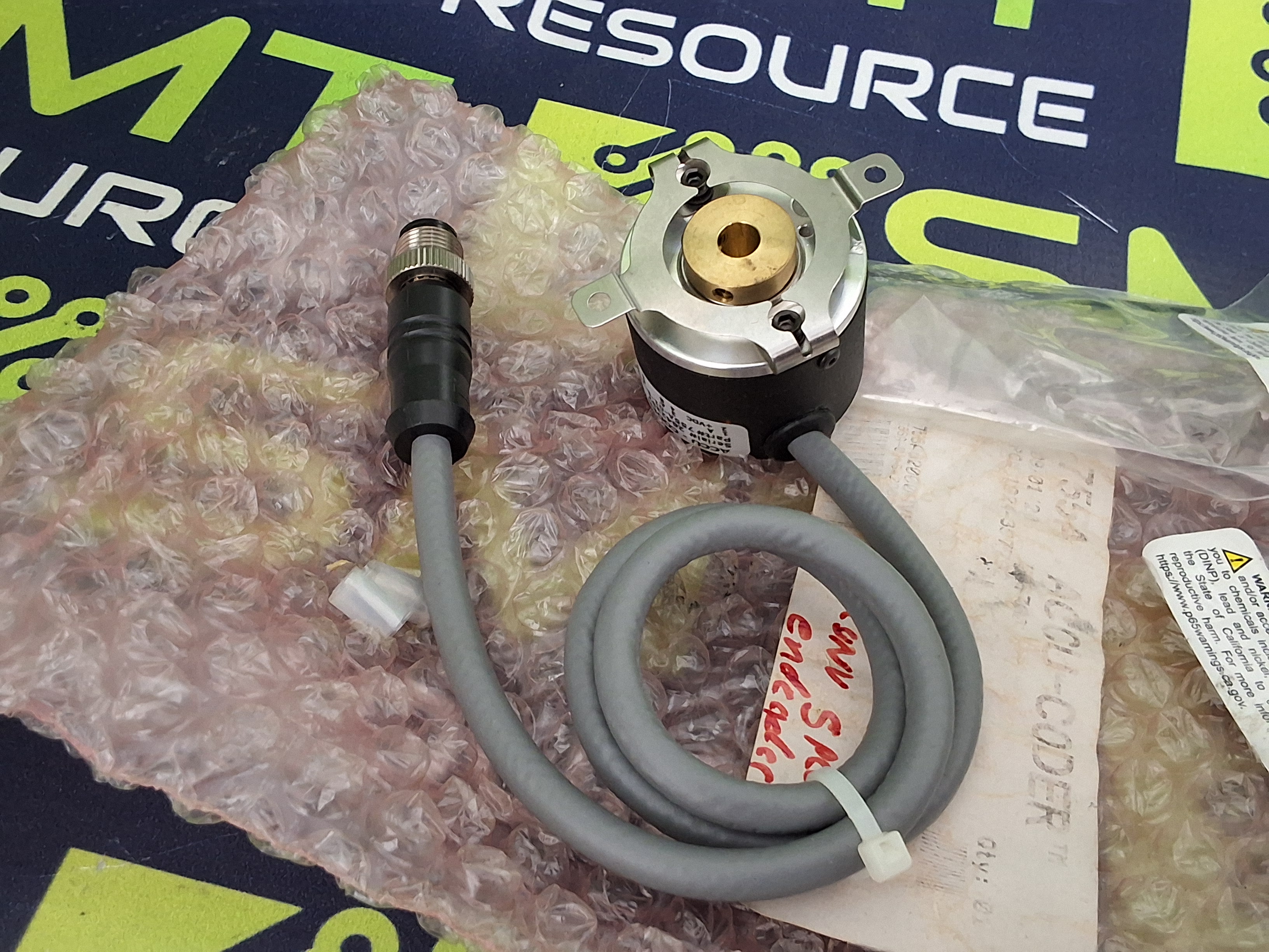 ACCU-CODER 755A-01-S-2000-R-HV-1-S-K00-N ROTARY SHAFT ENCODER - BRAND NEW