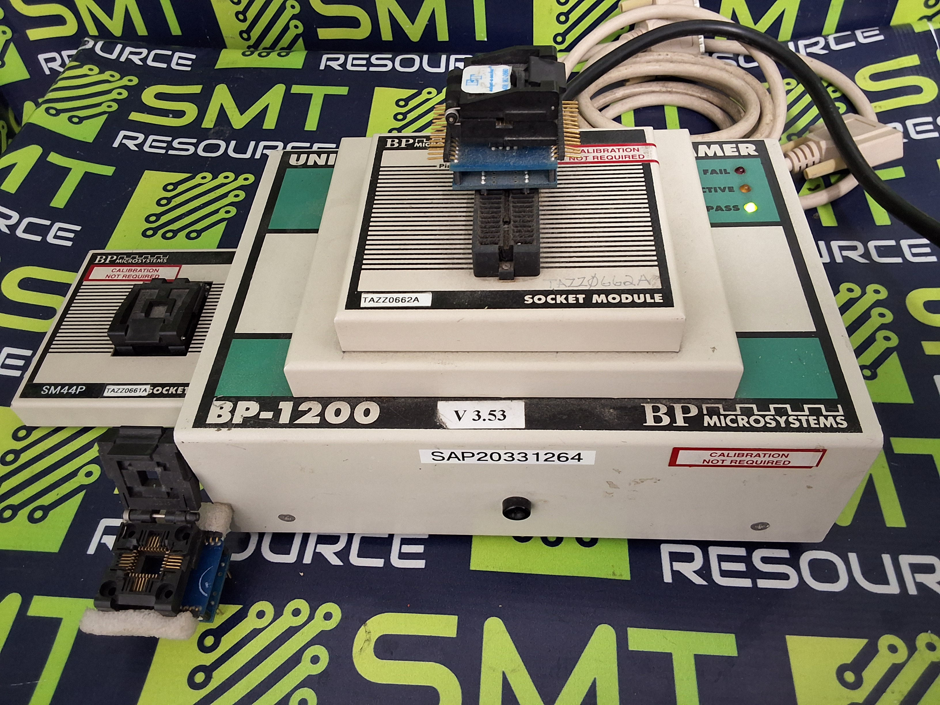 Used BP MICROSYSTEMS BP-1200 UNIVERSAL DEVICE PROGRAMMER WITH SM44P SOCKET MODULE AND CABLES