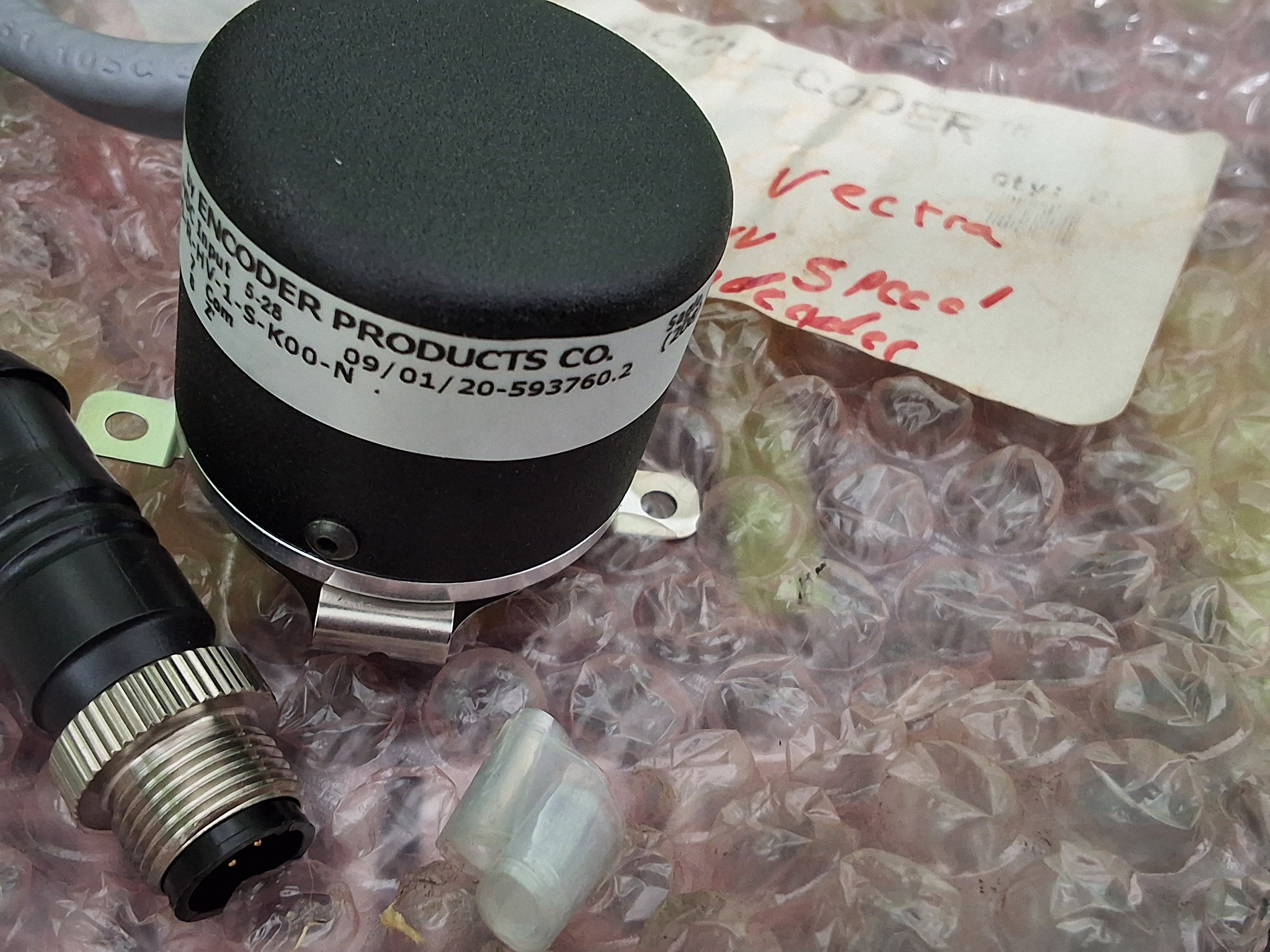 ACCU-CODER 755A-01-S-2000-R-HV-1-S-K00-N ROTARY SHAFT ENCODER - BRAND NEW