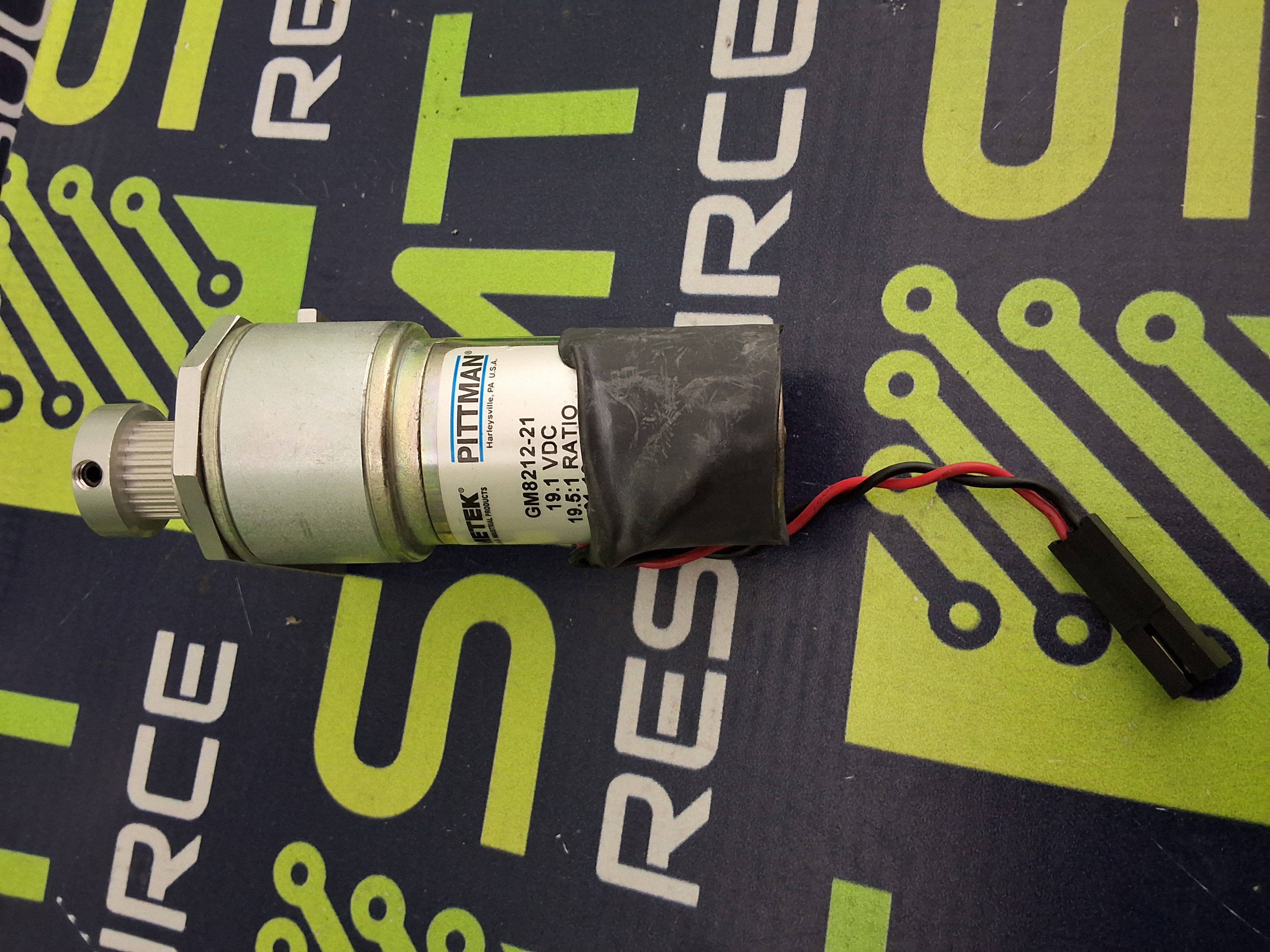 Used AMETEK PITTMAN GM8212-21 GEARMOTOR 19.1VDC 19.5:1 WITH PULLEY