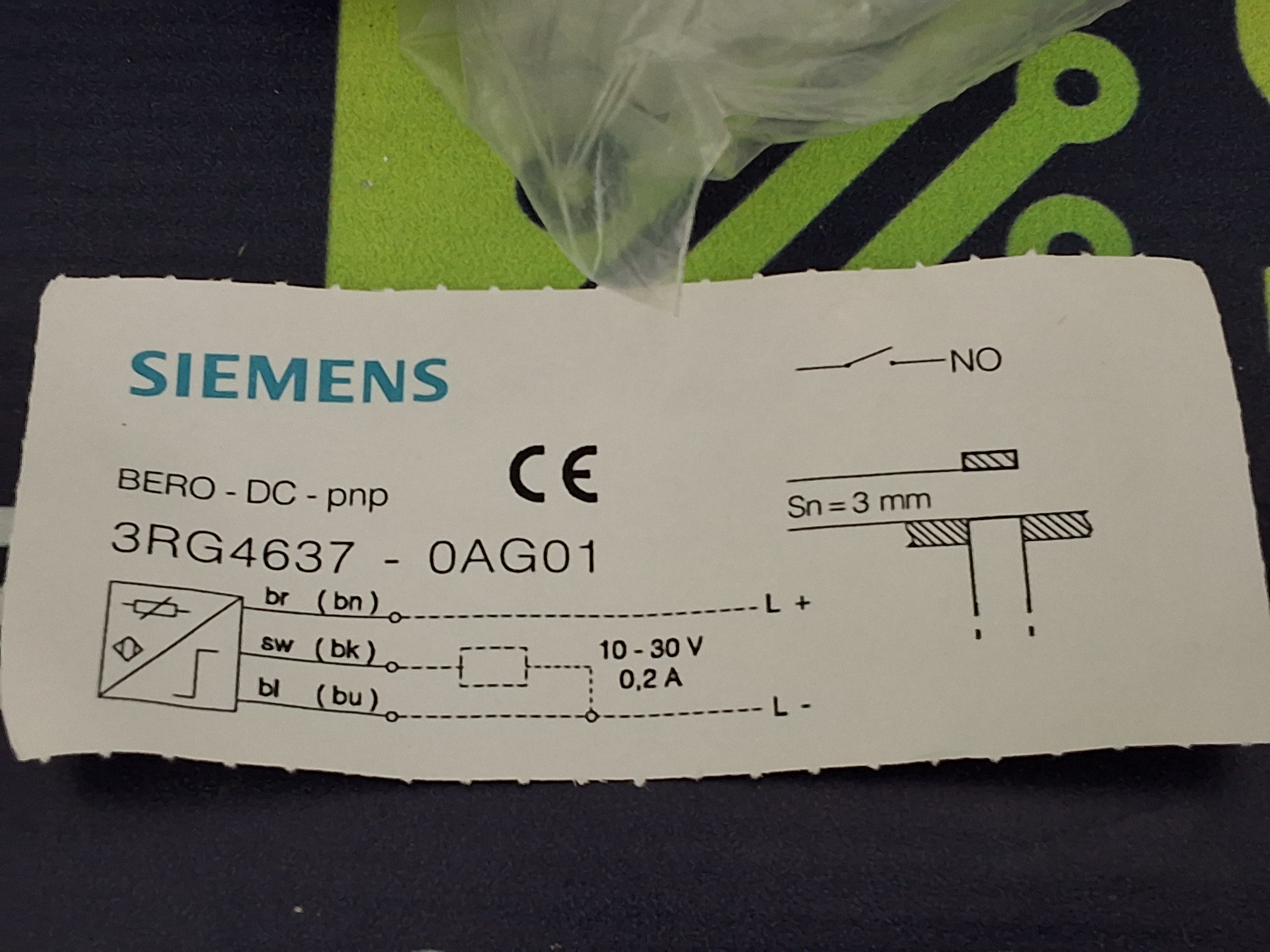 SIEMENS 3RG4637-0AG01 / 00306736-01 PROXIMITY SWITCH - BRAND NEW
