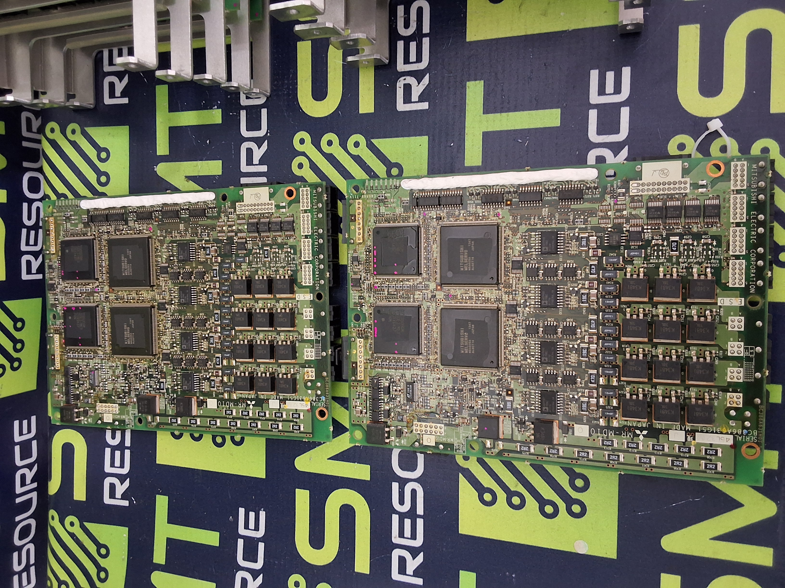 Used JUKI / MITSUBISHI 40044535 / MR-MD10 4-AXIS SERVO AMPLIFIER CIRCUIT BOARD MR-MD100-KW003