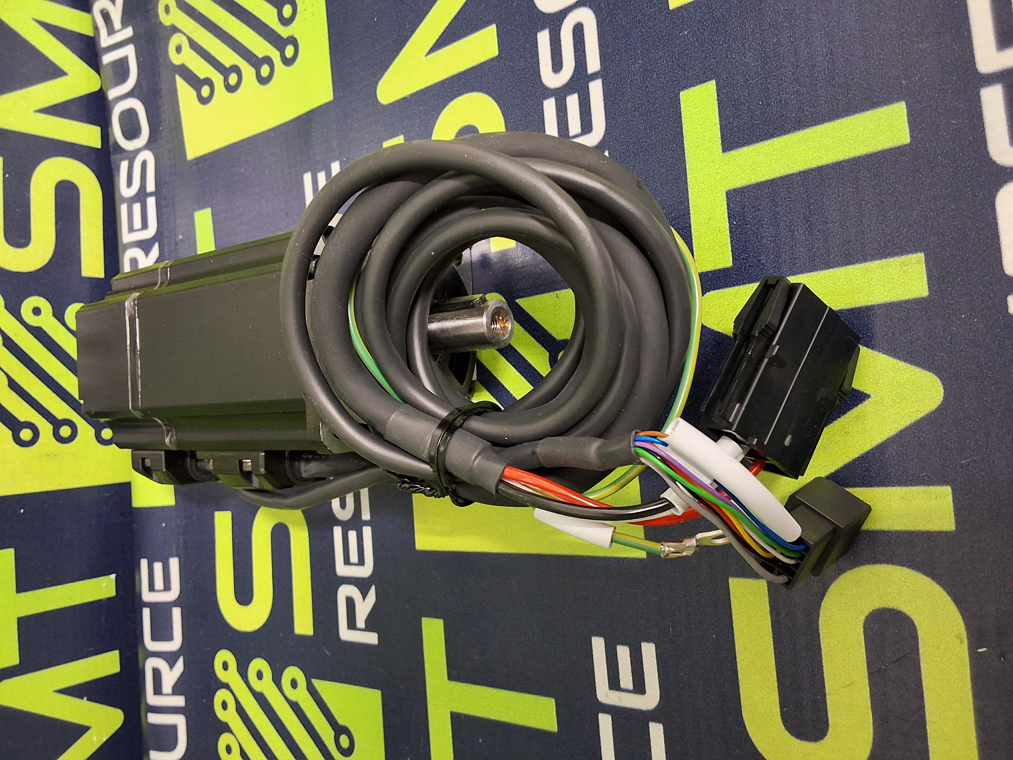 SANYO DENKI Q2AA05020DXS5U AC SERVO MOTOR 200W 200VAC 1.6A - BRAND NEW