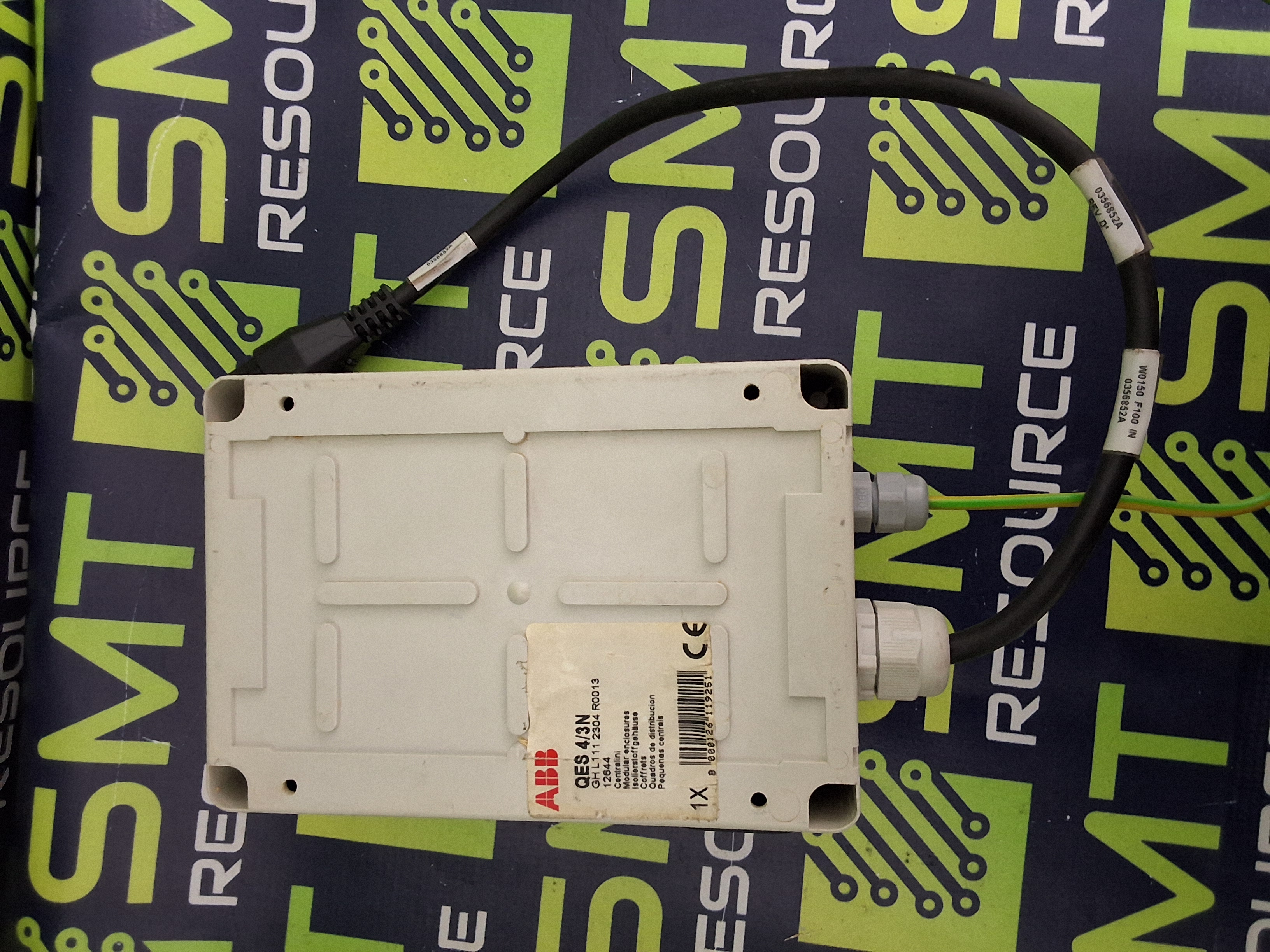 Used ABB IP 55 SMALL CABITNET PHOENIX CONTACT PT2-PE/S 230AC CIRCUIT BREAKER