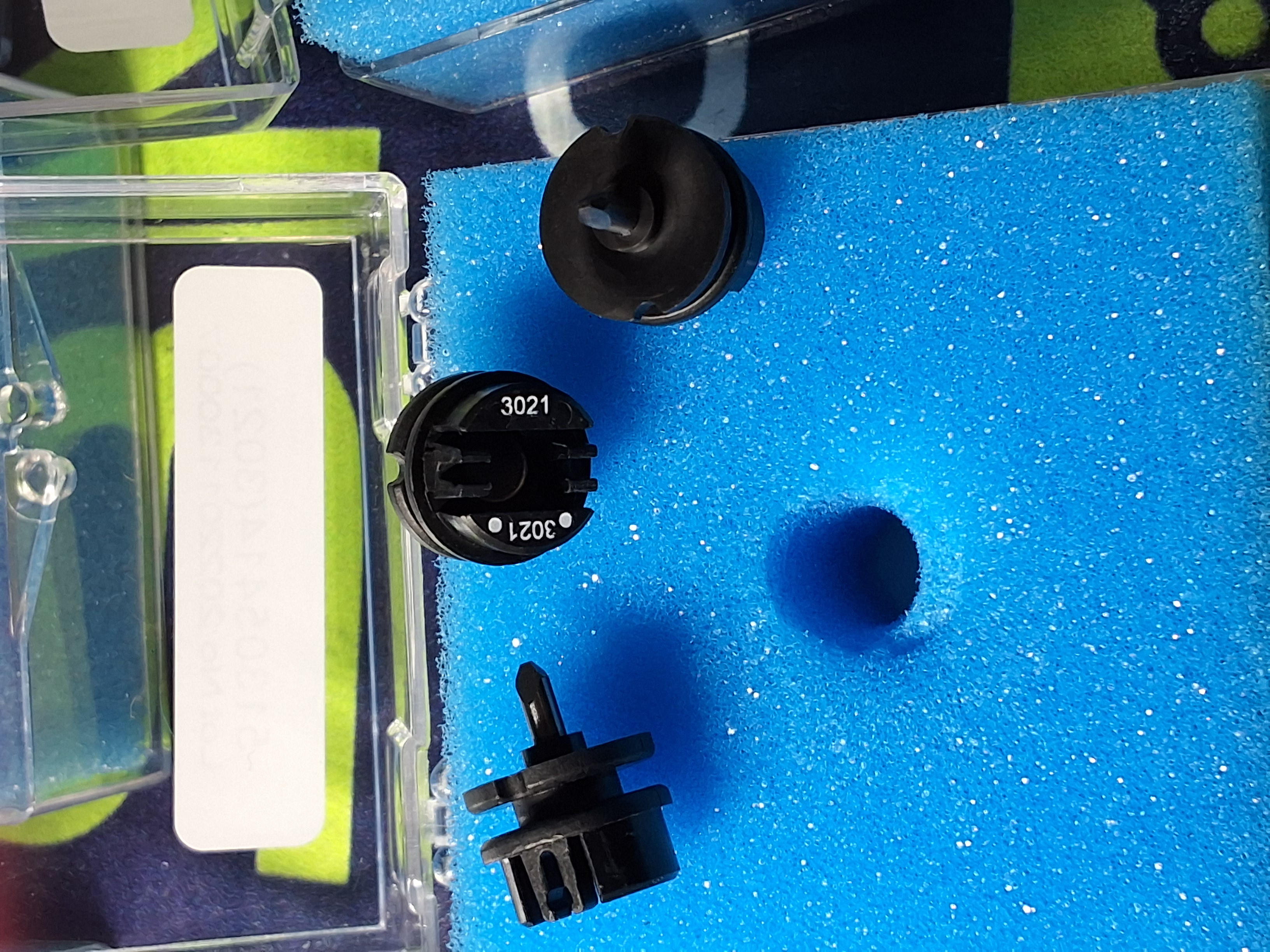 Used UNIVERSAL INSTRUMENTS 3021 CERAMIC BLADE 0201 NOZZLE 51305414