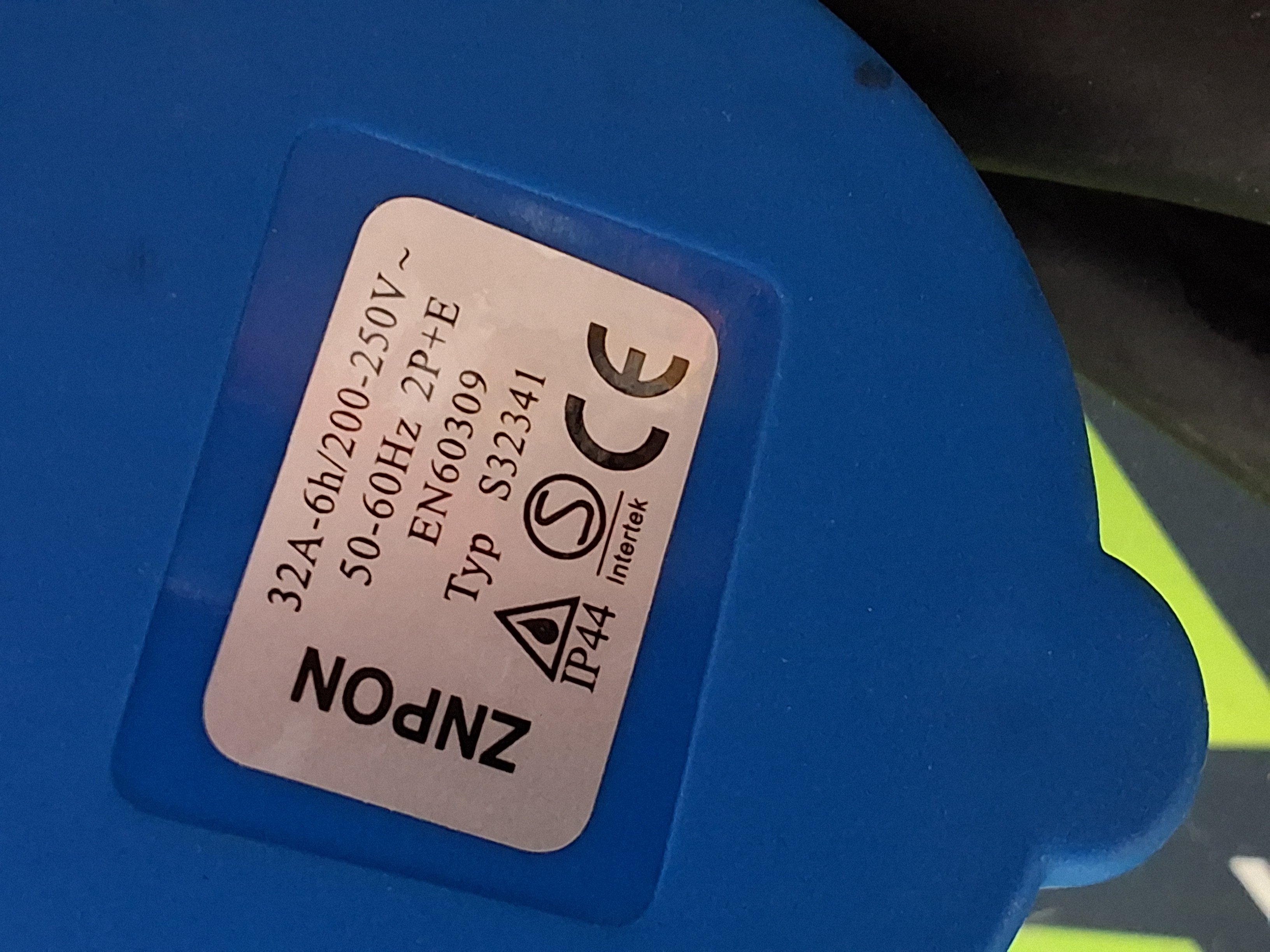 Used ZNPON S32341 INDUSTRIAL PLUG AND SOCKET CONNECTOR 32A 3-PIN 200-250V