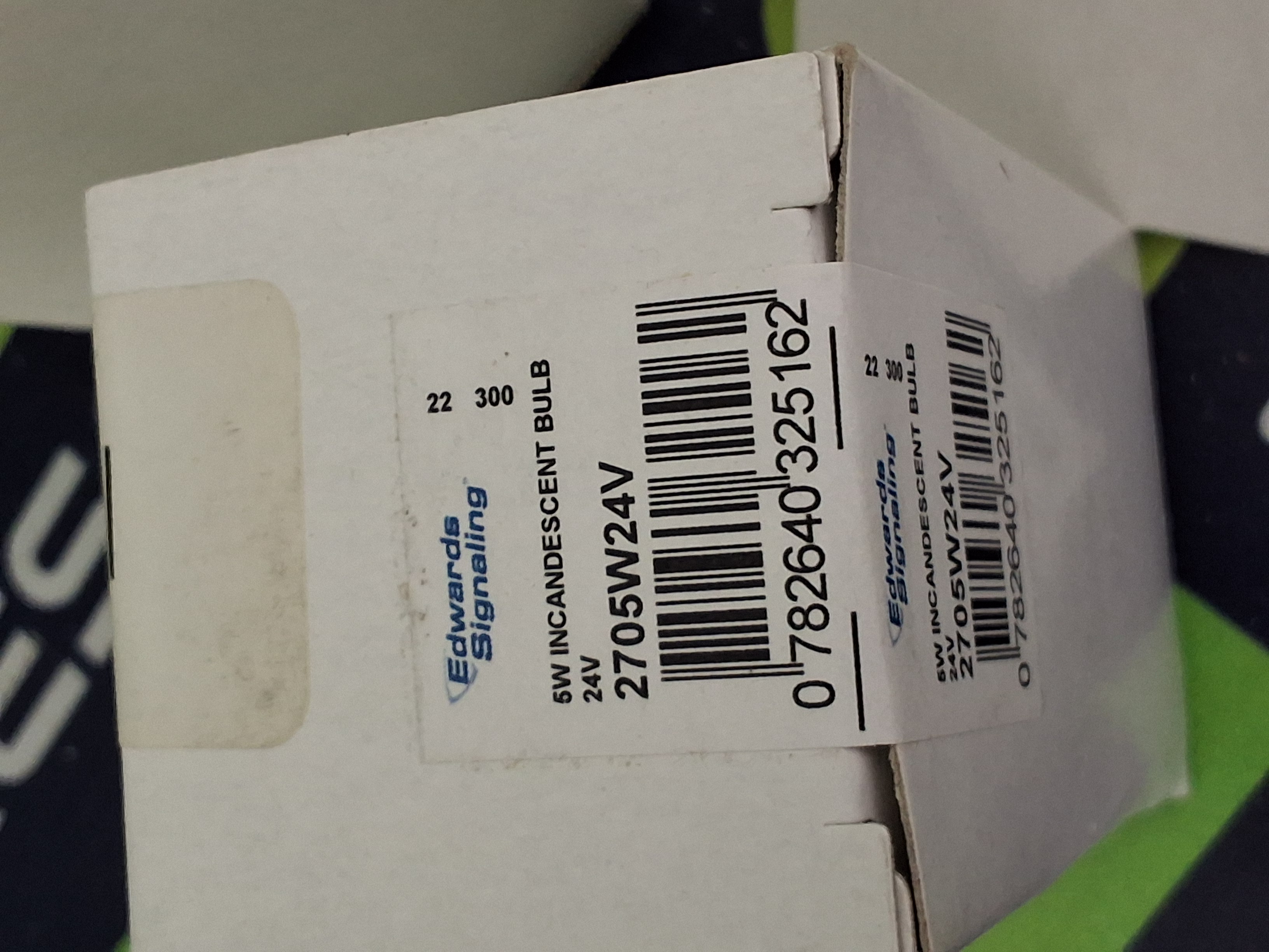 EDWARDS SIGNALING 2705W24V INCANDESCENT LIGHT BULB 5W 24V - LOT OF 3 - BRAND NEW