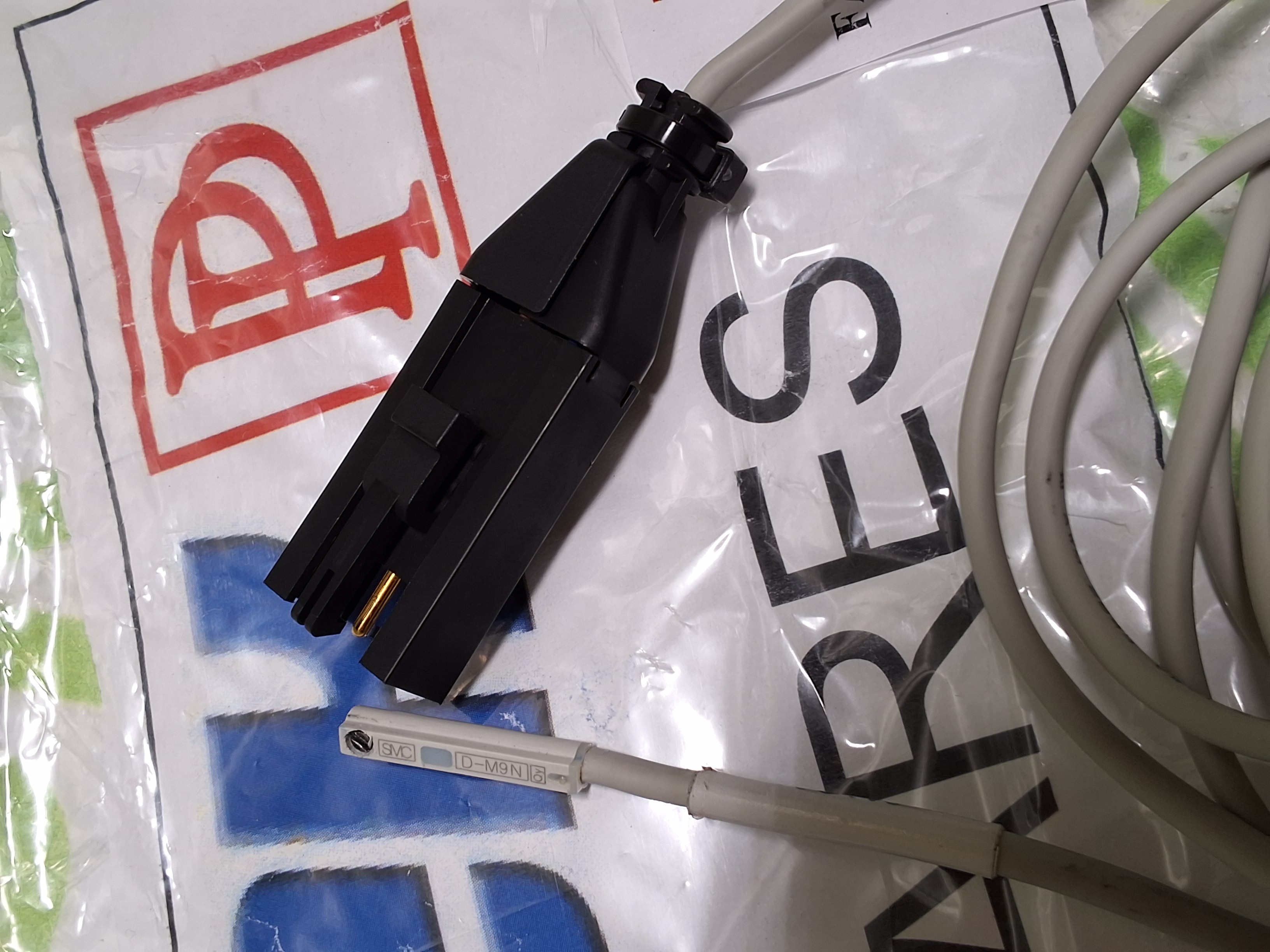 Used UNIVERSAL INSTRUMENTS 185056 BOM LOOM LID BOLT SENSOR CABLE 