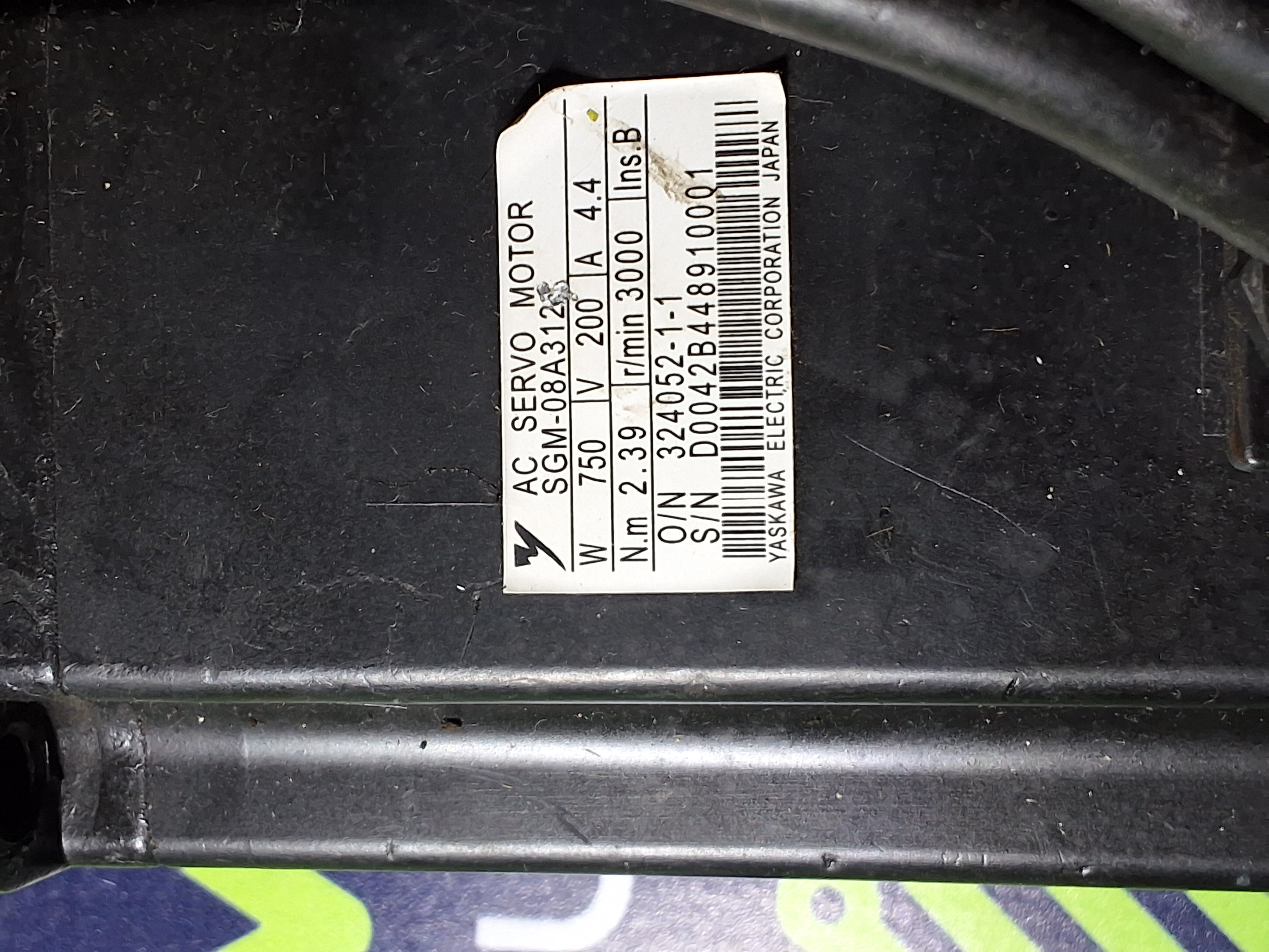 Used YASKAWA SGM-08A312 AC SERVO MOTOR