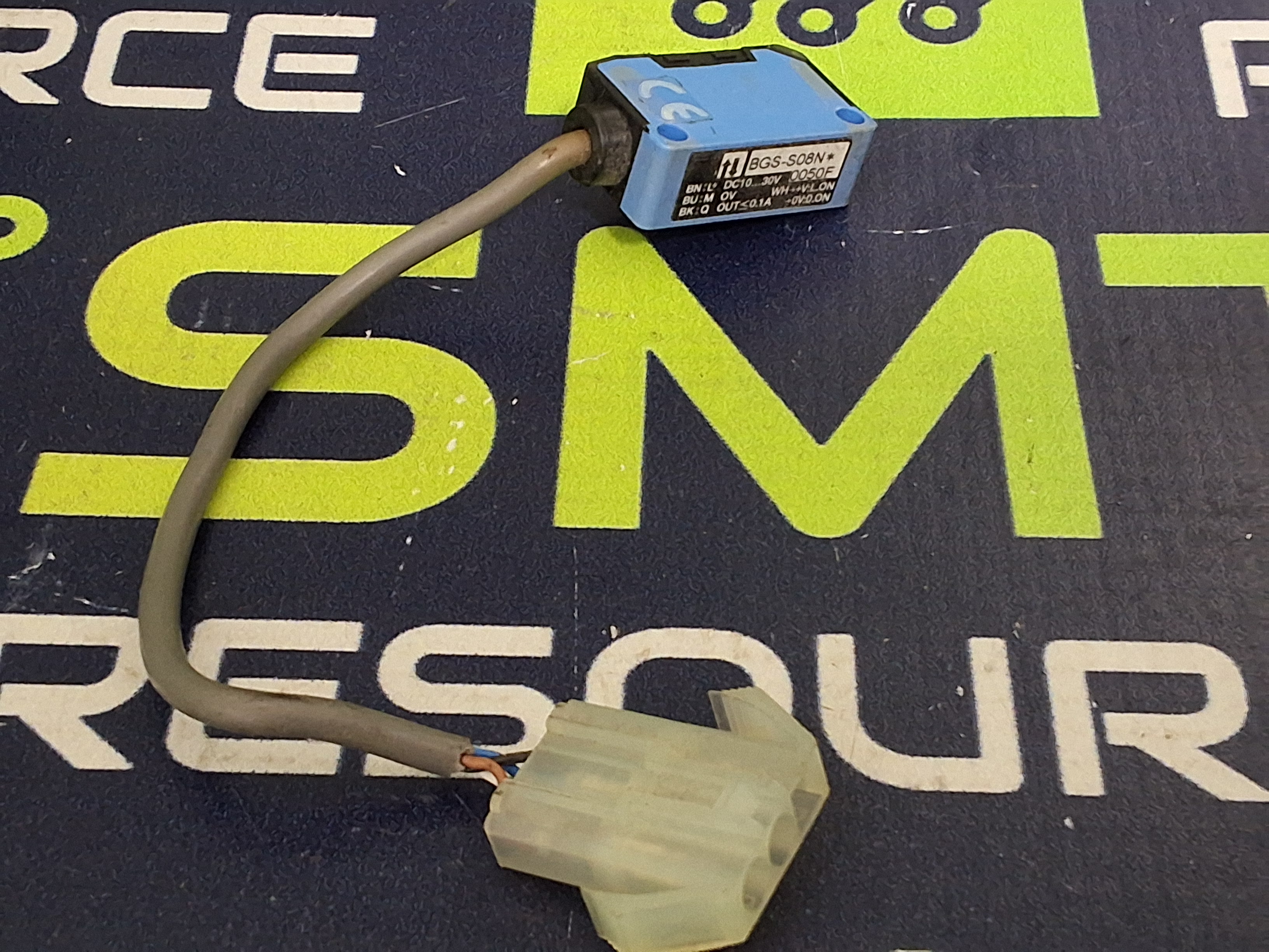 Used SICK BGS-S08N PHOTOELECTRIC SENSOR