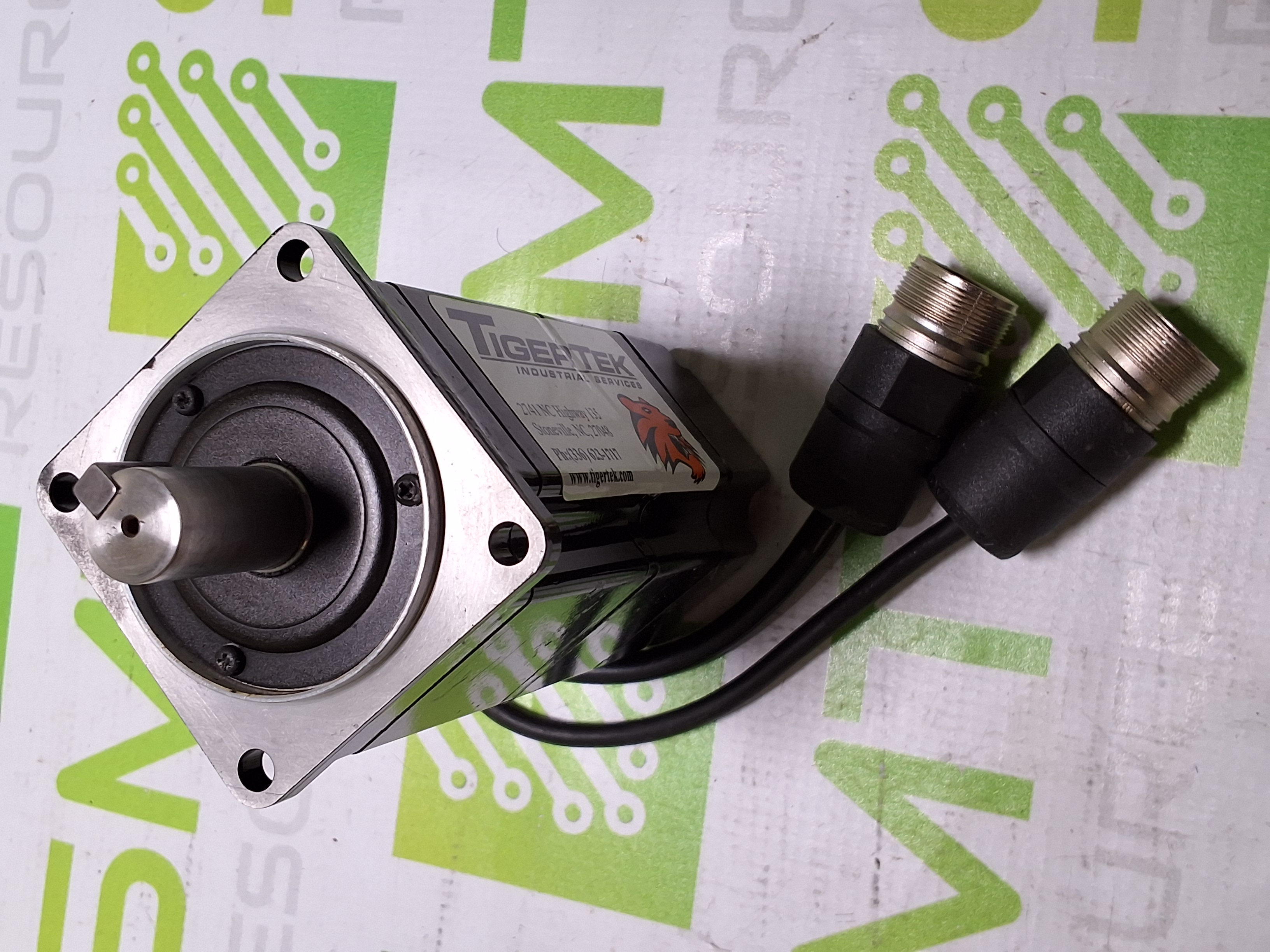 Refurbished YASKAWA ELECTRIC SGMAH-02AAF4CD AC SERVO MOTOR - REFURBISHED