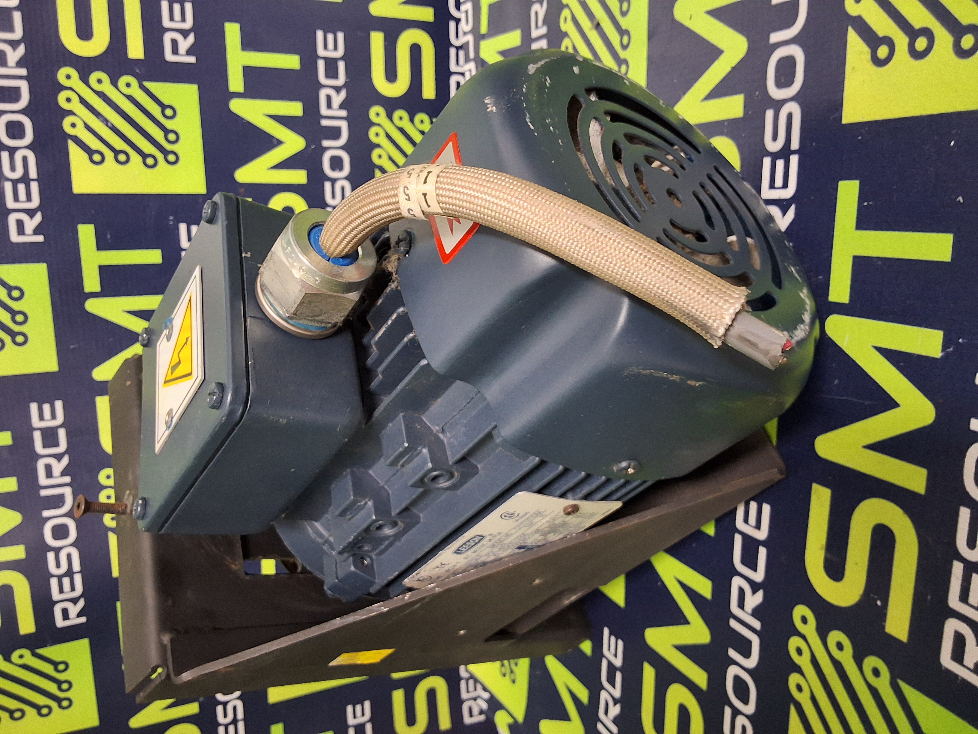 Used LEESON C71T17FZ38A / 192152.00 IEC METRIC MOTOR 60/50Hz