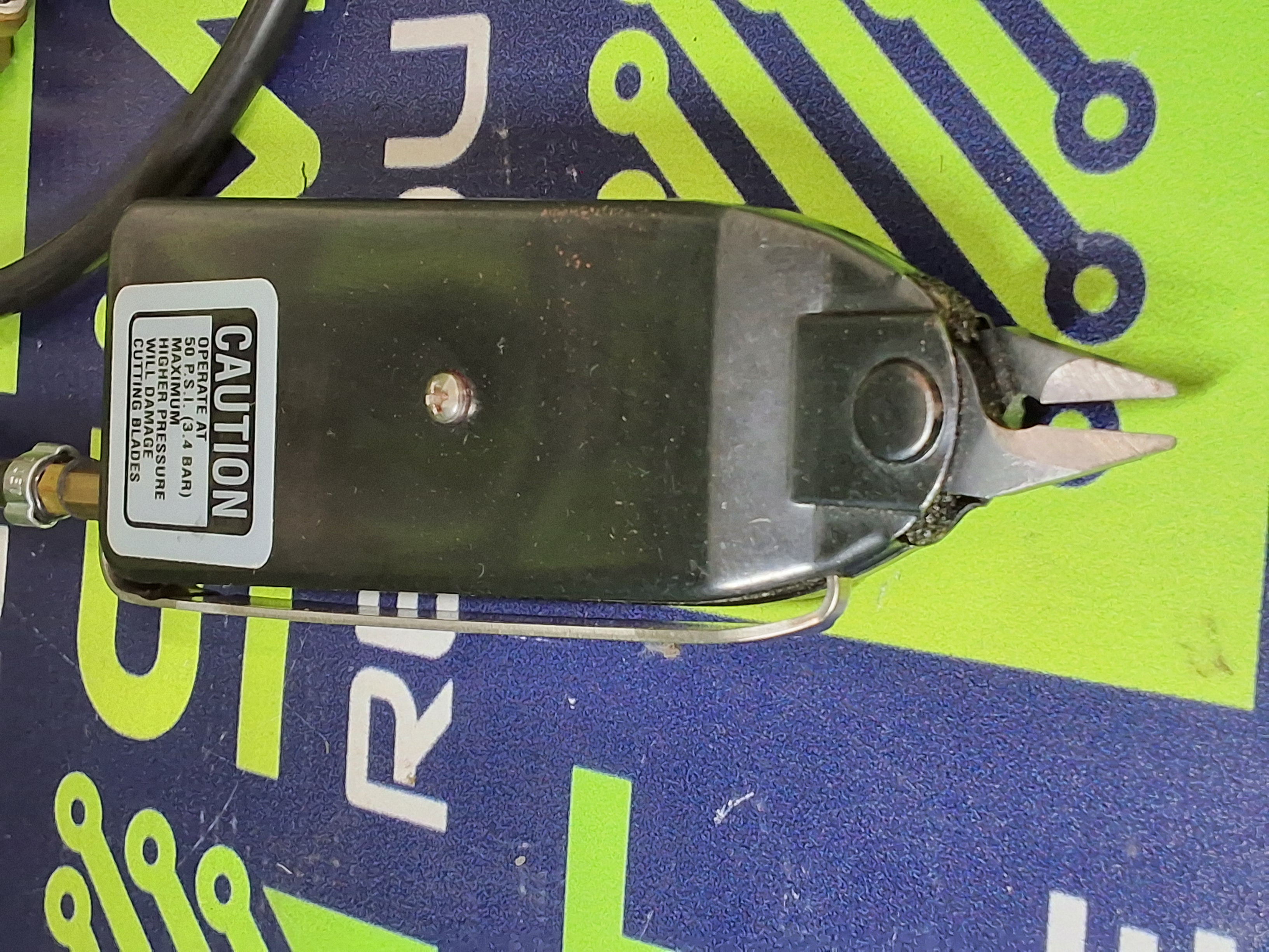 Used XURON 590 MICRO PNEUMATIC CUTTER BLADES