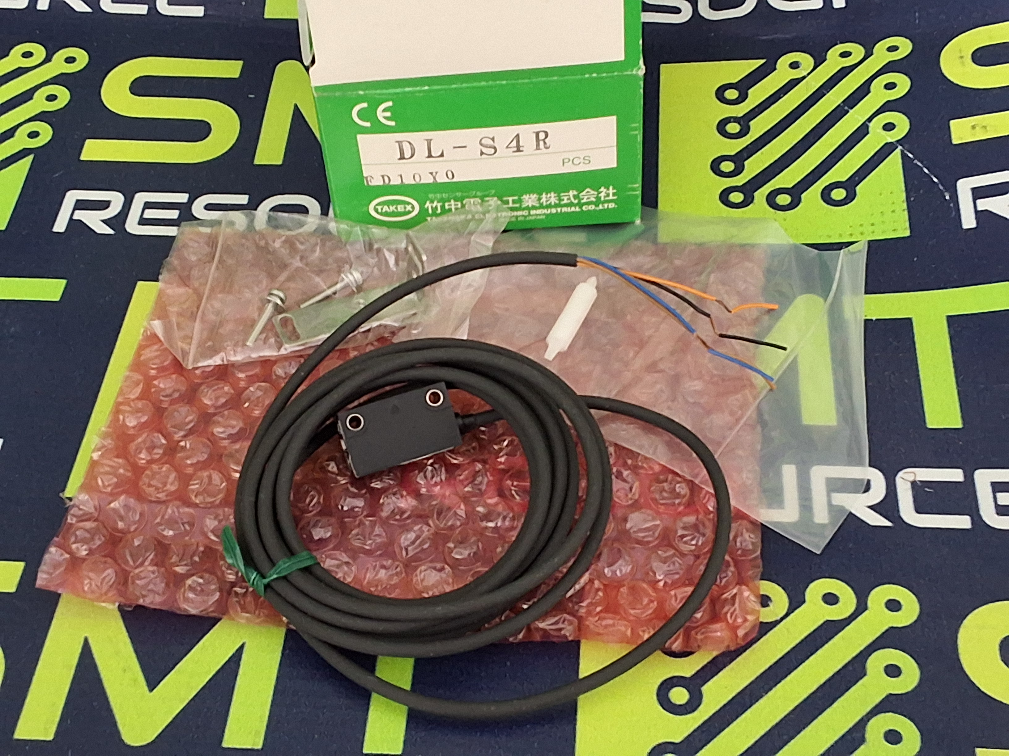TAKEX / TAKENAKA DL-SR4 DIFFUSE-REFLECTION PHOTOELECTRIC SENSOR 12-24VDC - BRAND NEW