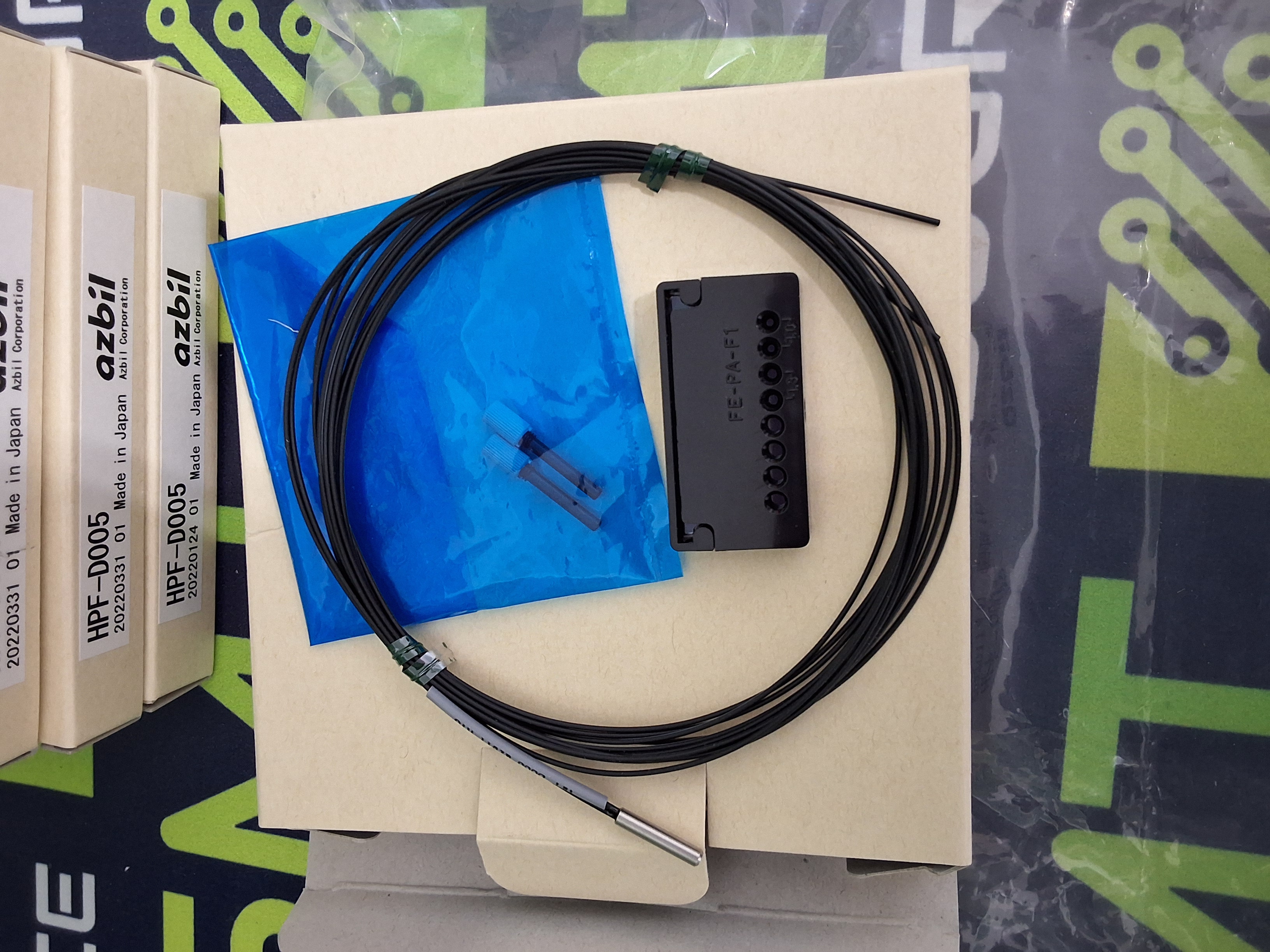 AZBIL HPF-D005 DIFFUSE-SCAN FIBER-OPTIC PHOTOELECTRIC SENSOR UNIT - BRAND NEW
