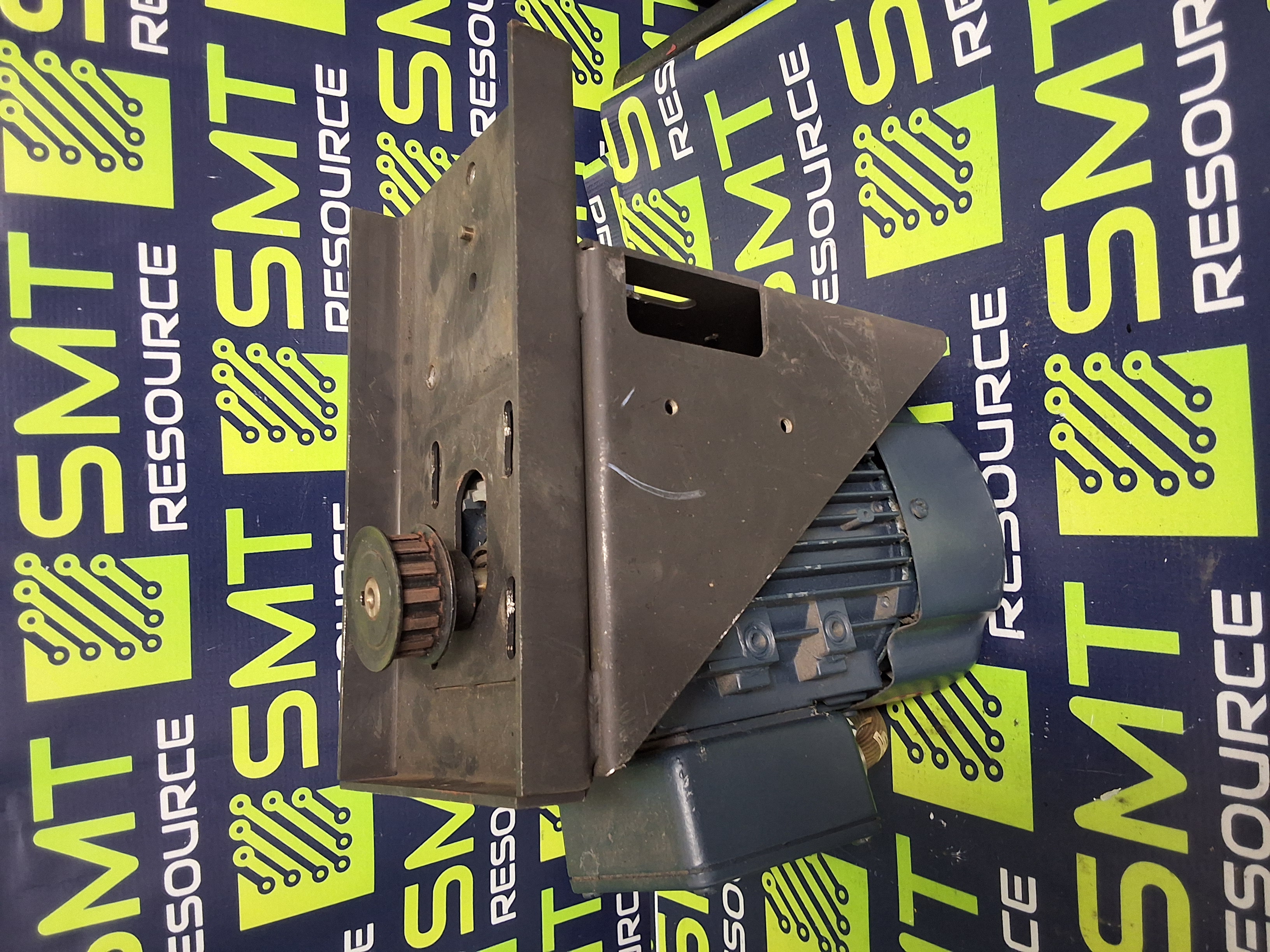 Used LEESON C71T17FZ38A / 192152.00 IEC METRIC MOTOR 60/50Hz
