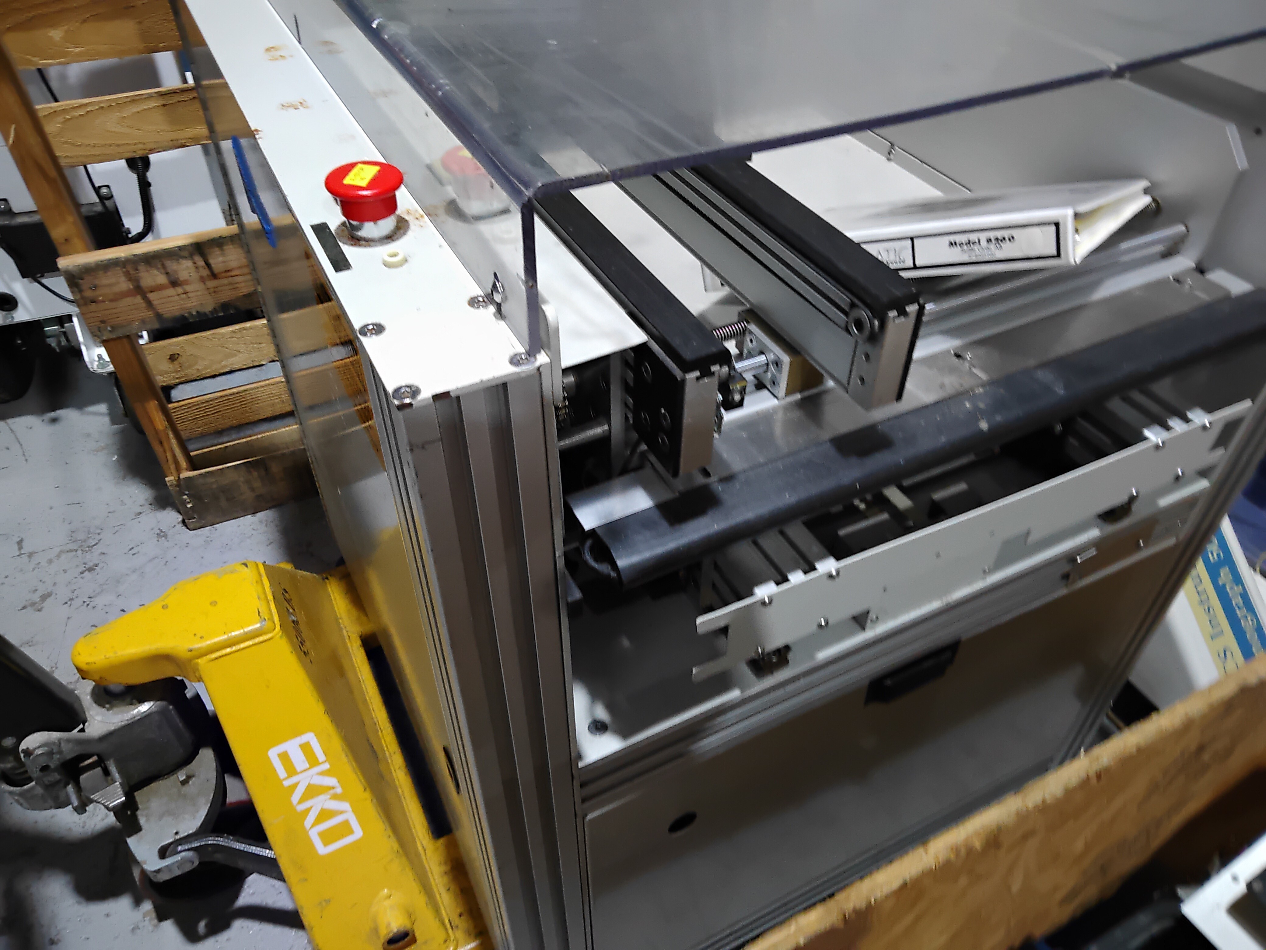 Used Crown Simplimatic 8260 120V, Single Phase, 10 Amp, 60 Hz CONVEYOR