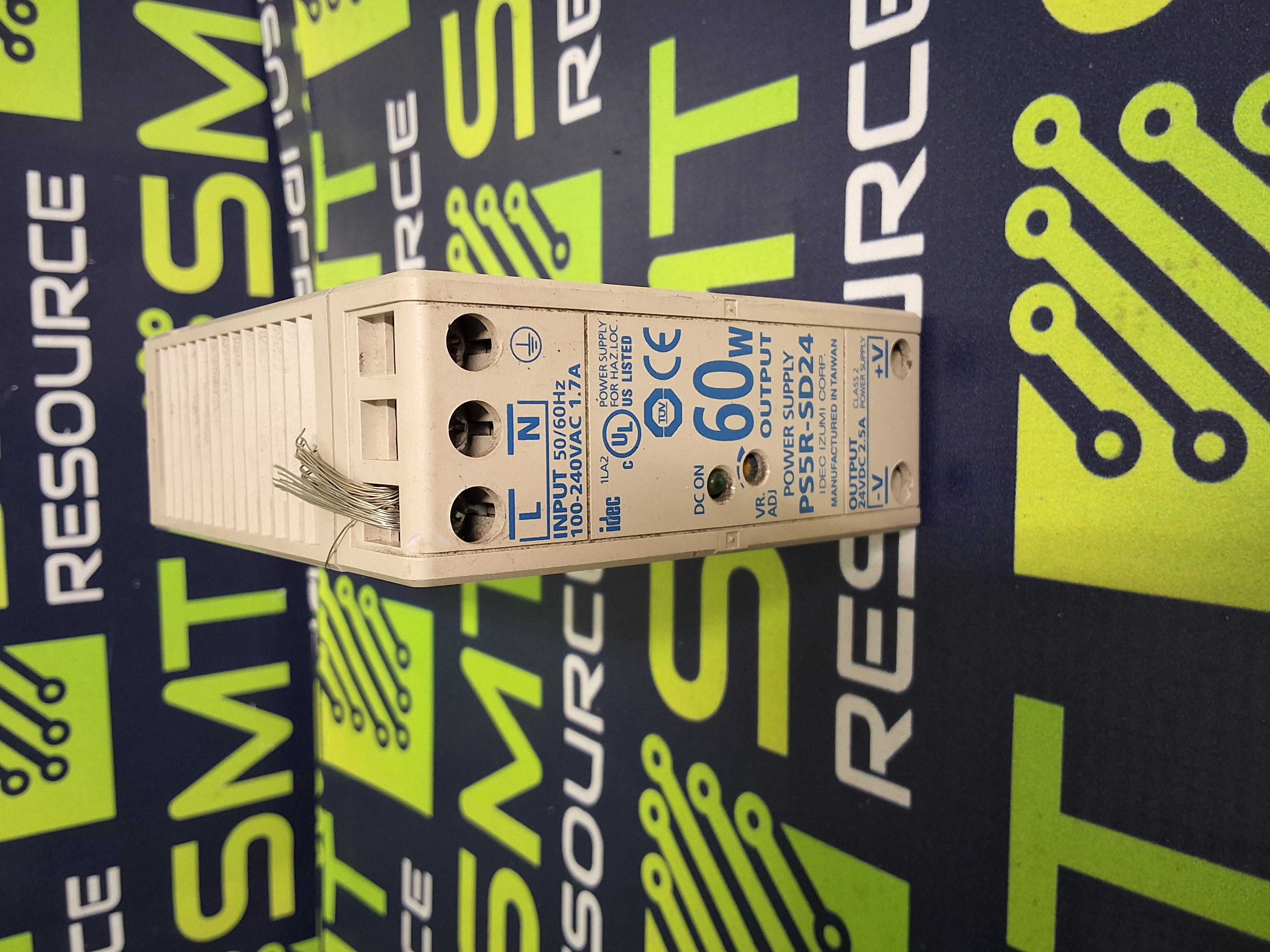 Used IDEC PS5R-SF24 / PS5RSF24 SWITCHING POWER SUPPLY 120W 24VDC 5A