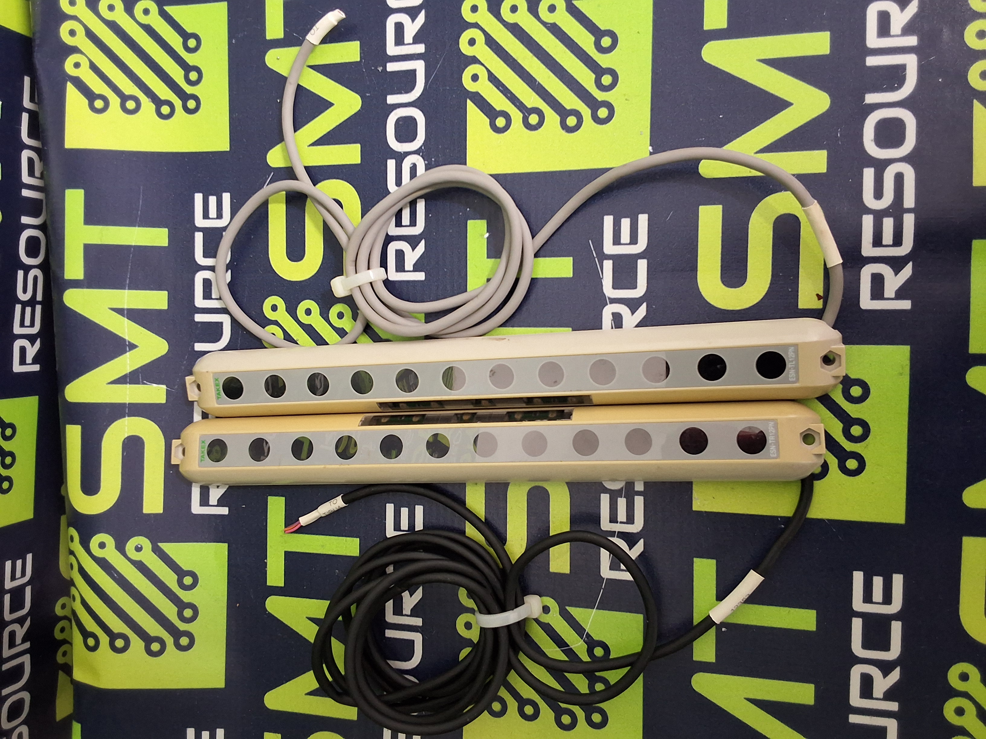 Used TAKEX ESN-TR12PN / ESN-TL12PN LIGHT CURTAIN SET 12-24VDC