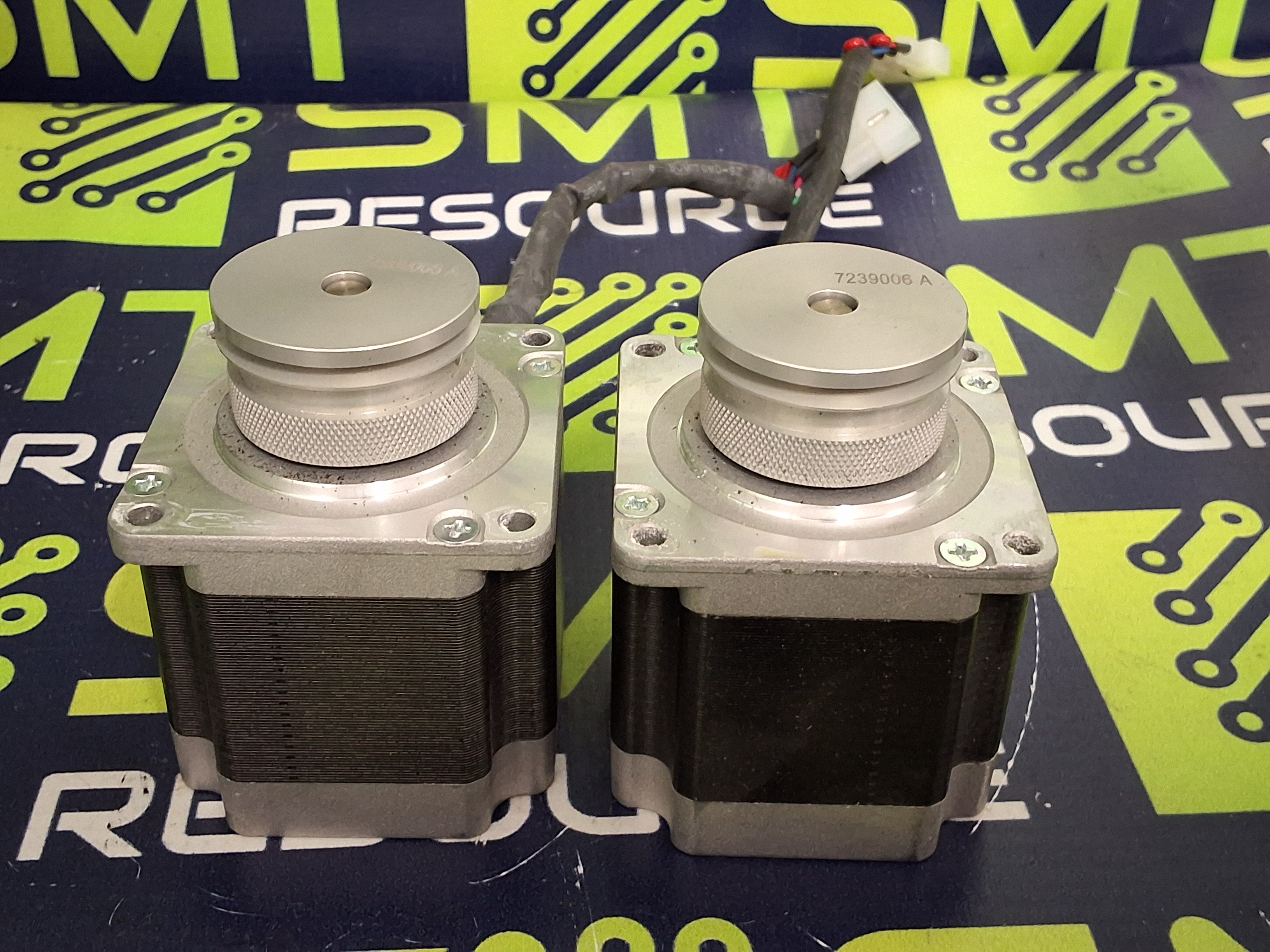 Used SHINANO KENSHI CO. 7263550 STEP MOTOR STP-59D3187 225182G WITH 7239006 A GEARHEAD