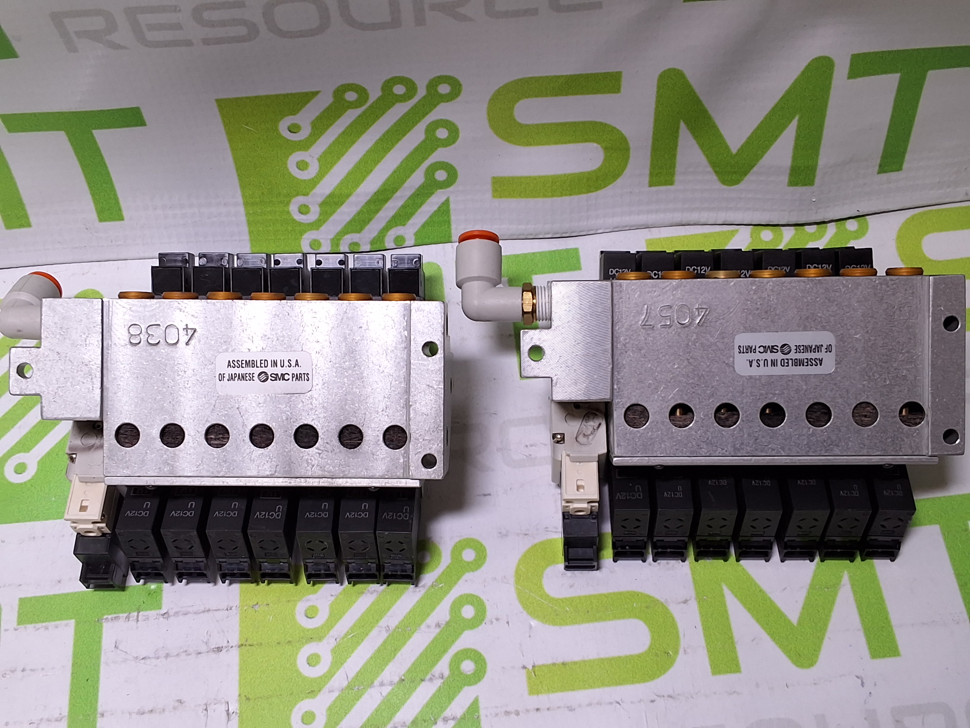 Used SMC PNEUMATIC 7X SOLENOID VALVE MANIFOLD VQZ235-6LO WITH 7 PORTS 