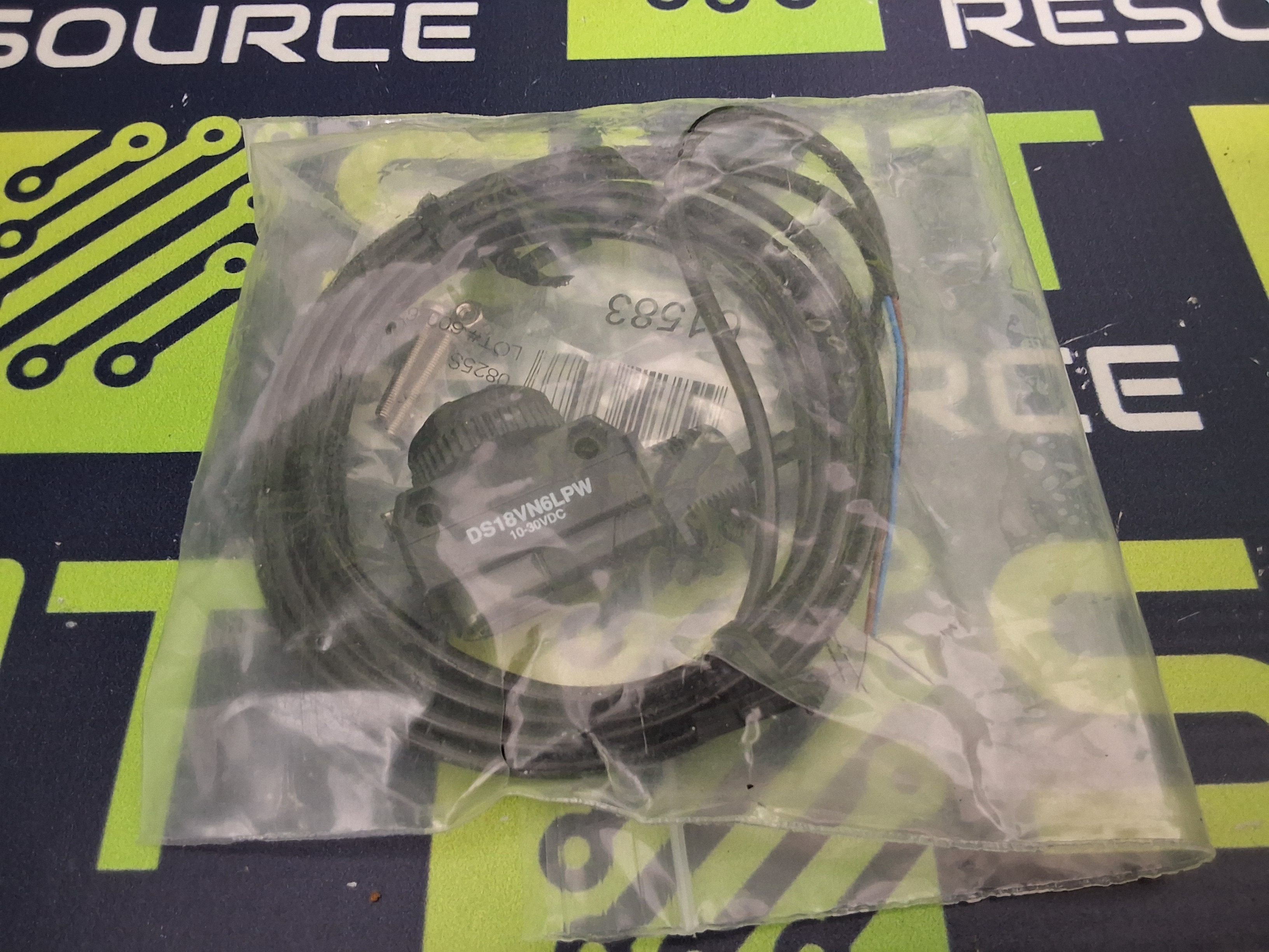 BANNER DS18VN6LPW WIDE-ANGLE PHOTOELECTRIC SENSOR 10-30VDC - BRAND NEW
