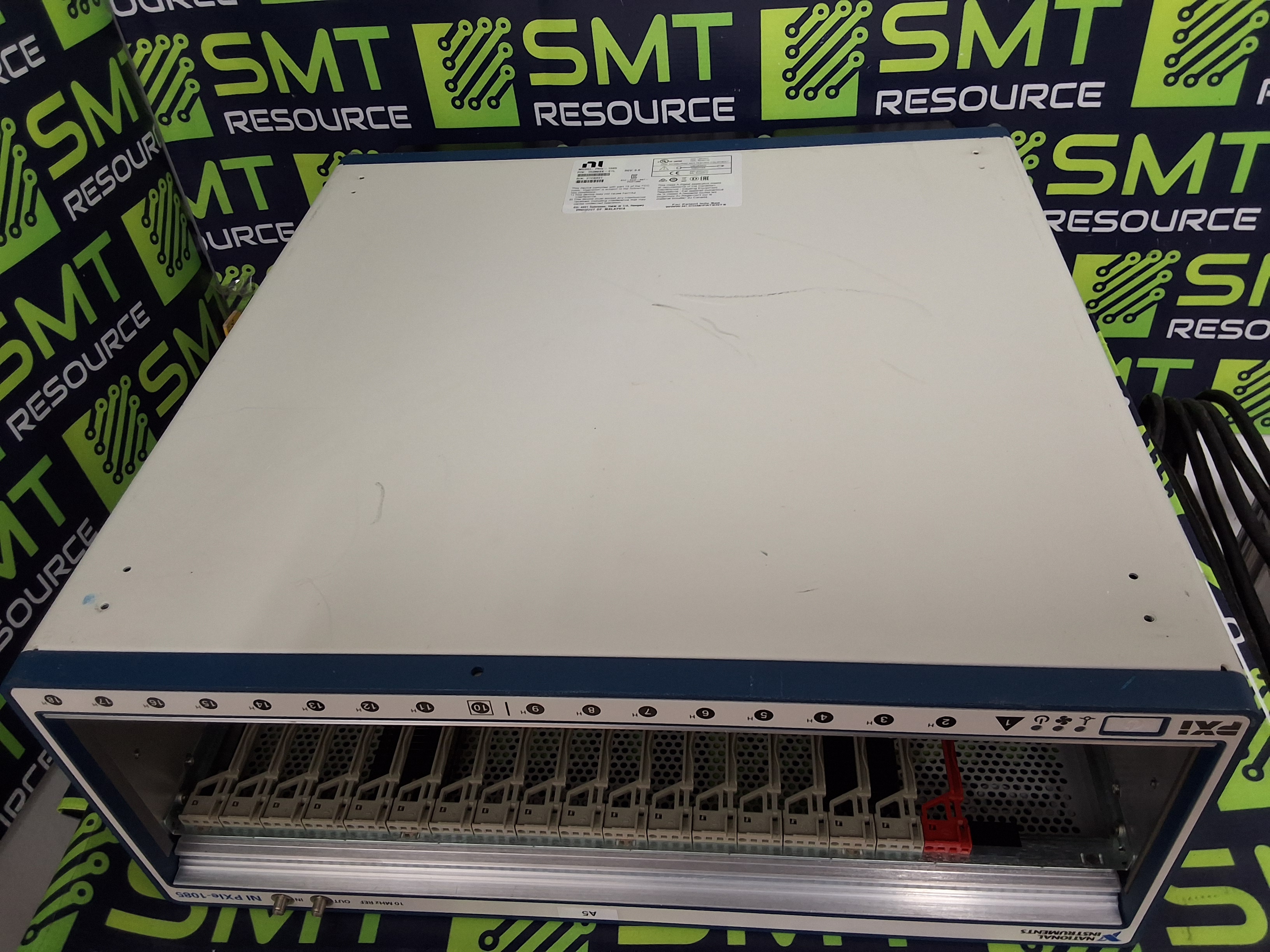 Used NATIONAL INSTRUMENTS PXIe-1085 / 153869K-01L 18-SLOT EXPRESS CHASSIS