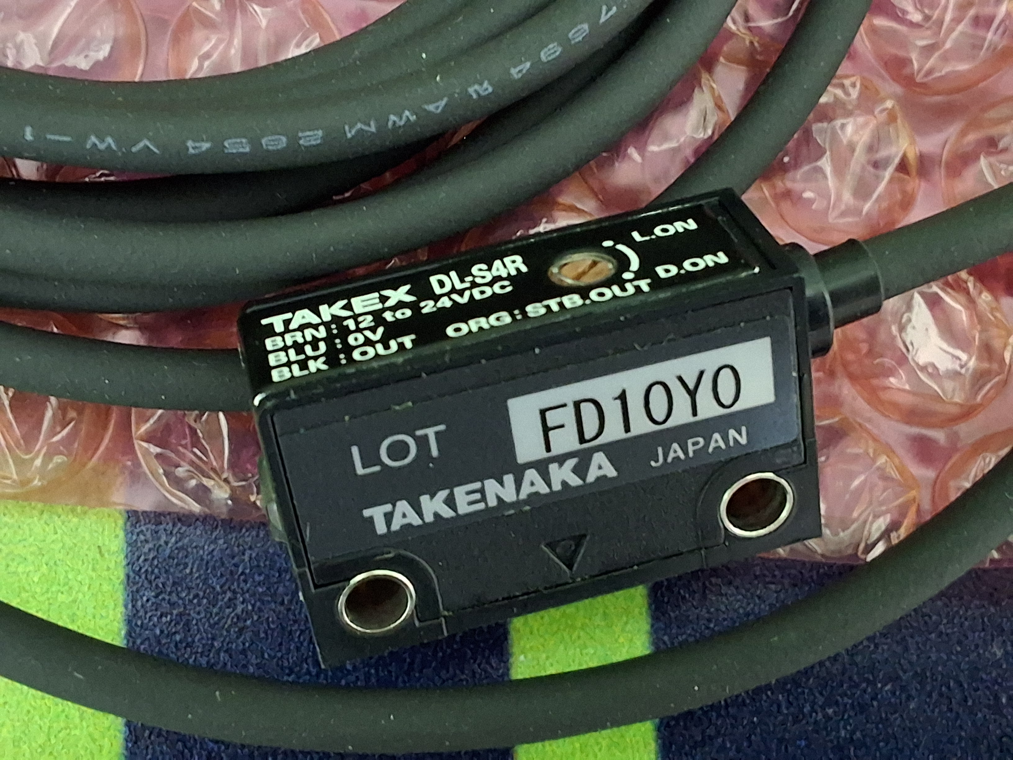 TAKEX / TAKENAKA DL-SR4 DIFFUSE-REFLECTION PHOTOELECTRIC SENSOR 12-24VDC - BRAND NEW