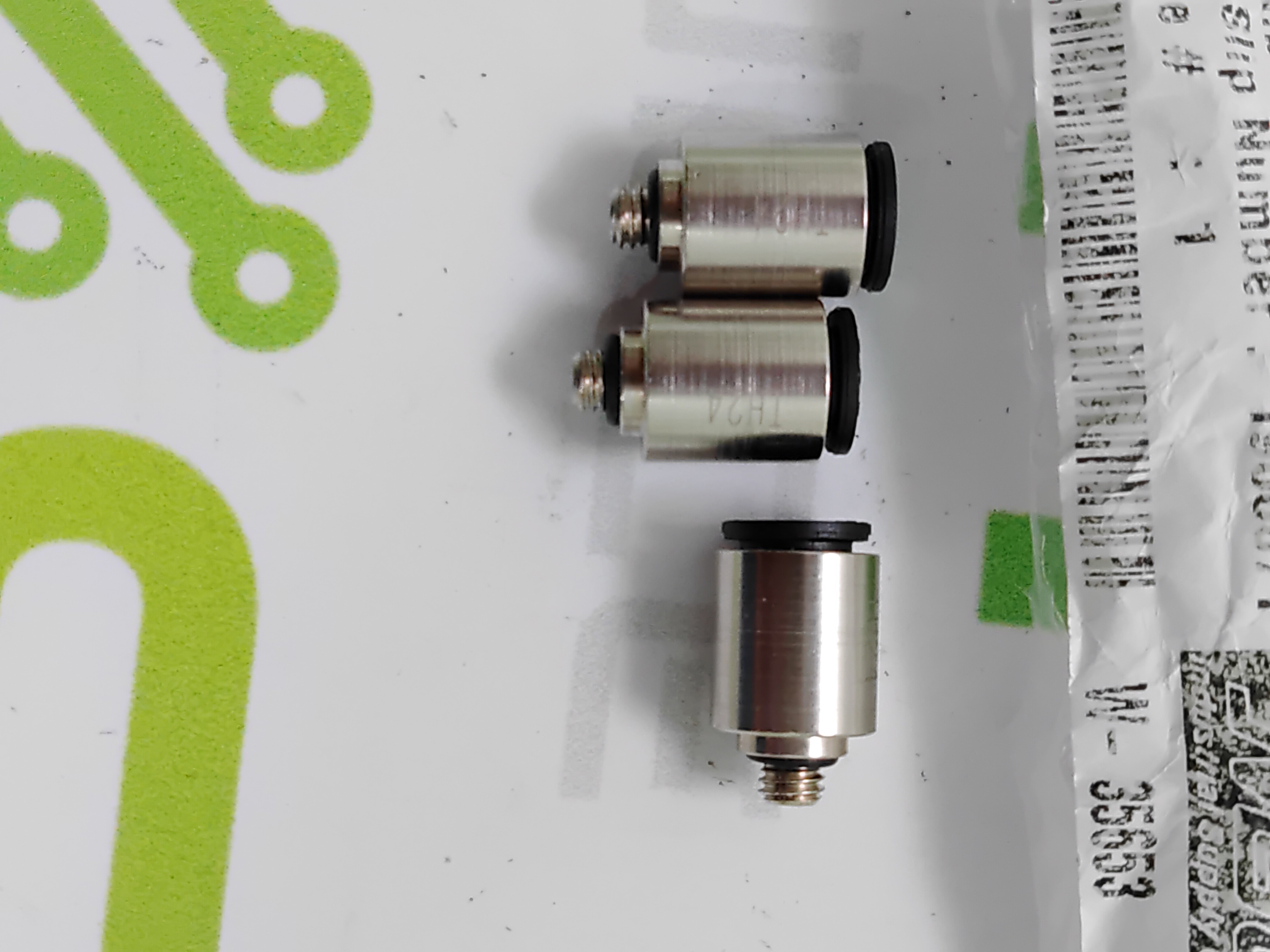 Used LF3000 MALE CONNECTOR 1/4 OD X 10-32