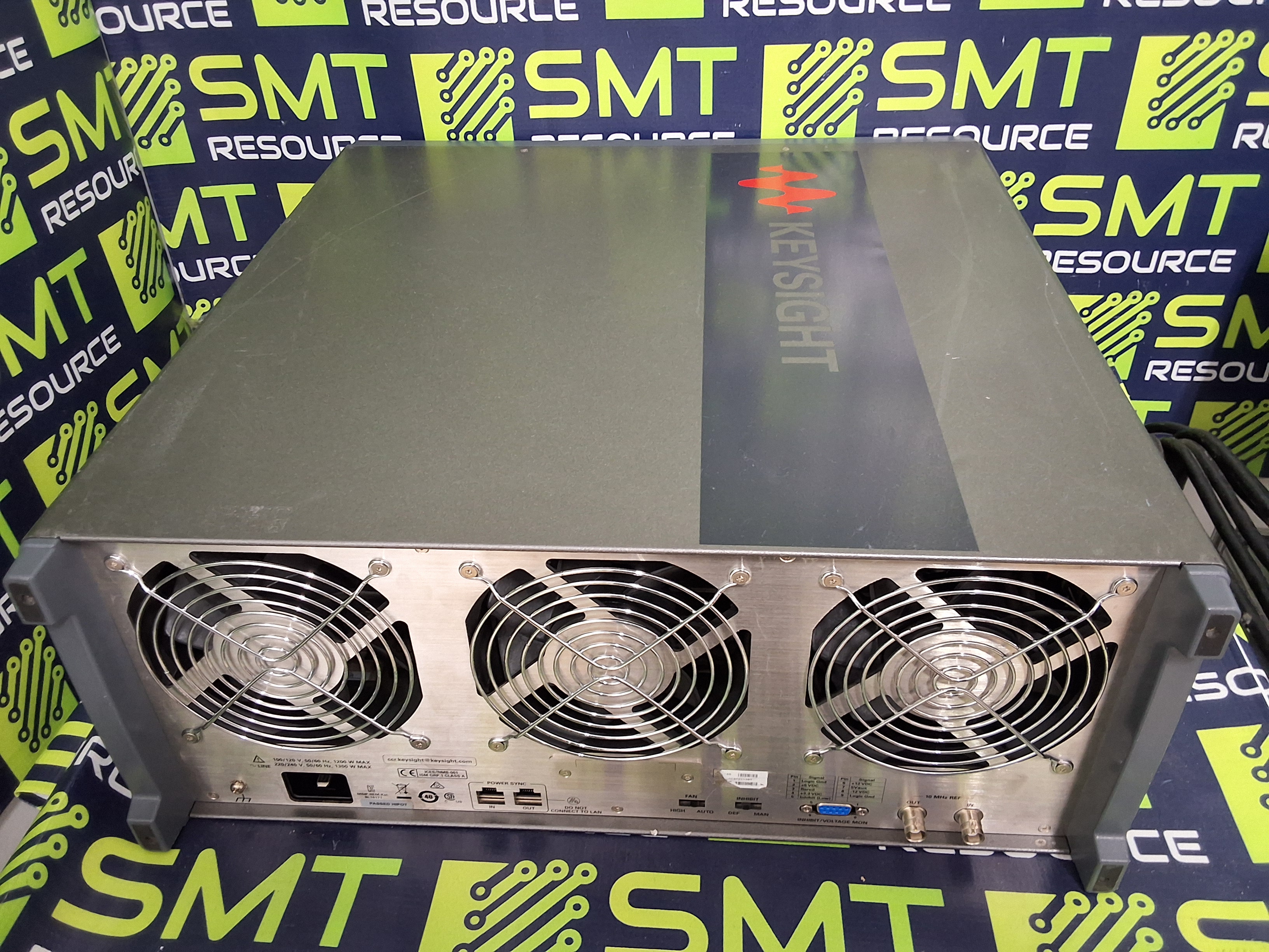 Used KEYSIGHT PXIe CHASSIS M9018B ADVANCED SWITCH FABRIC 18-SLOT 220/240V 1300W