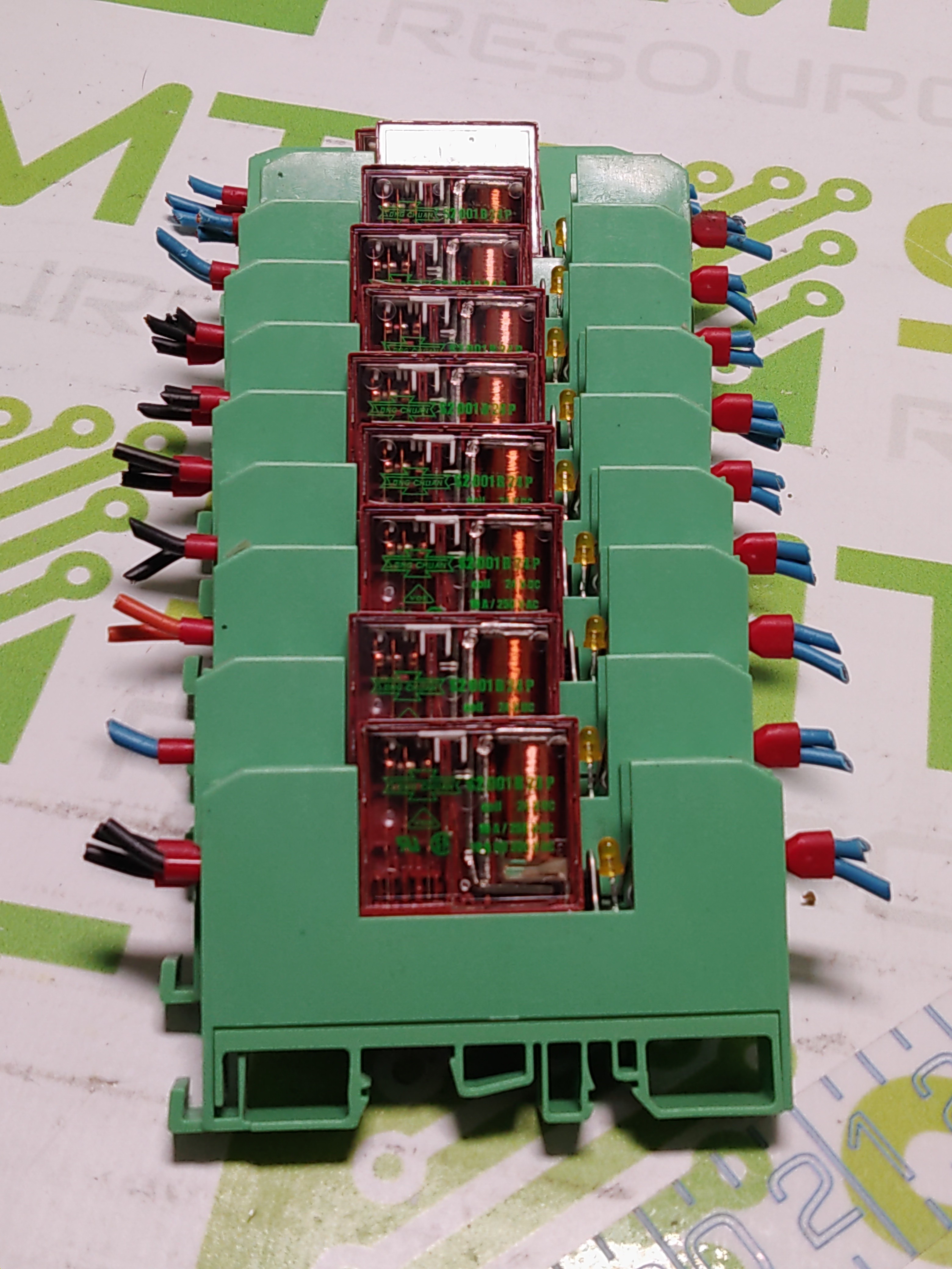 Used PHOENIX 2942807 RELAY MODULE S2001B24P EMG 10-REL/KSR-G 24/1-LCU 