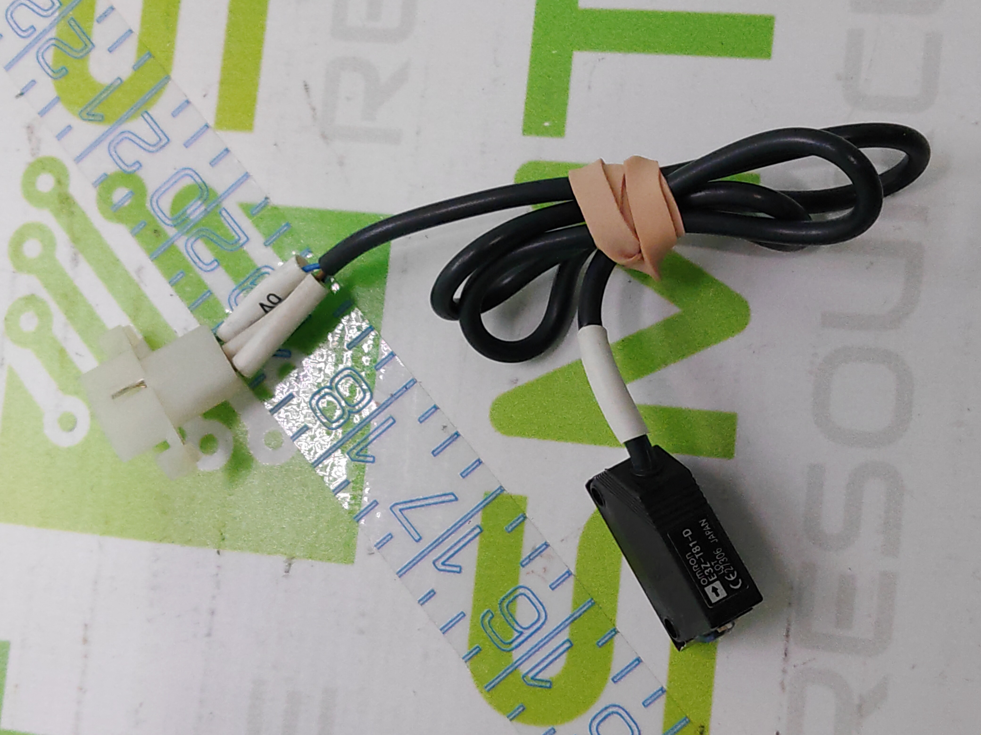 Used OMRON E3Z-T81-L AND E3Z-T81-D PHOTOELECTRIC SENSOR