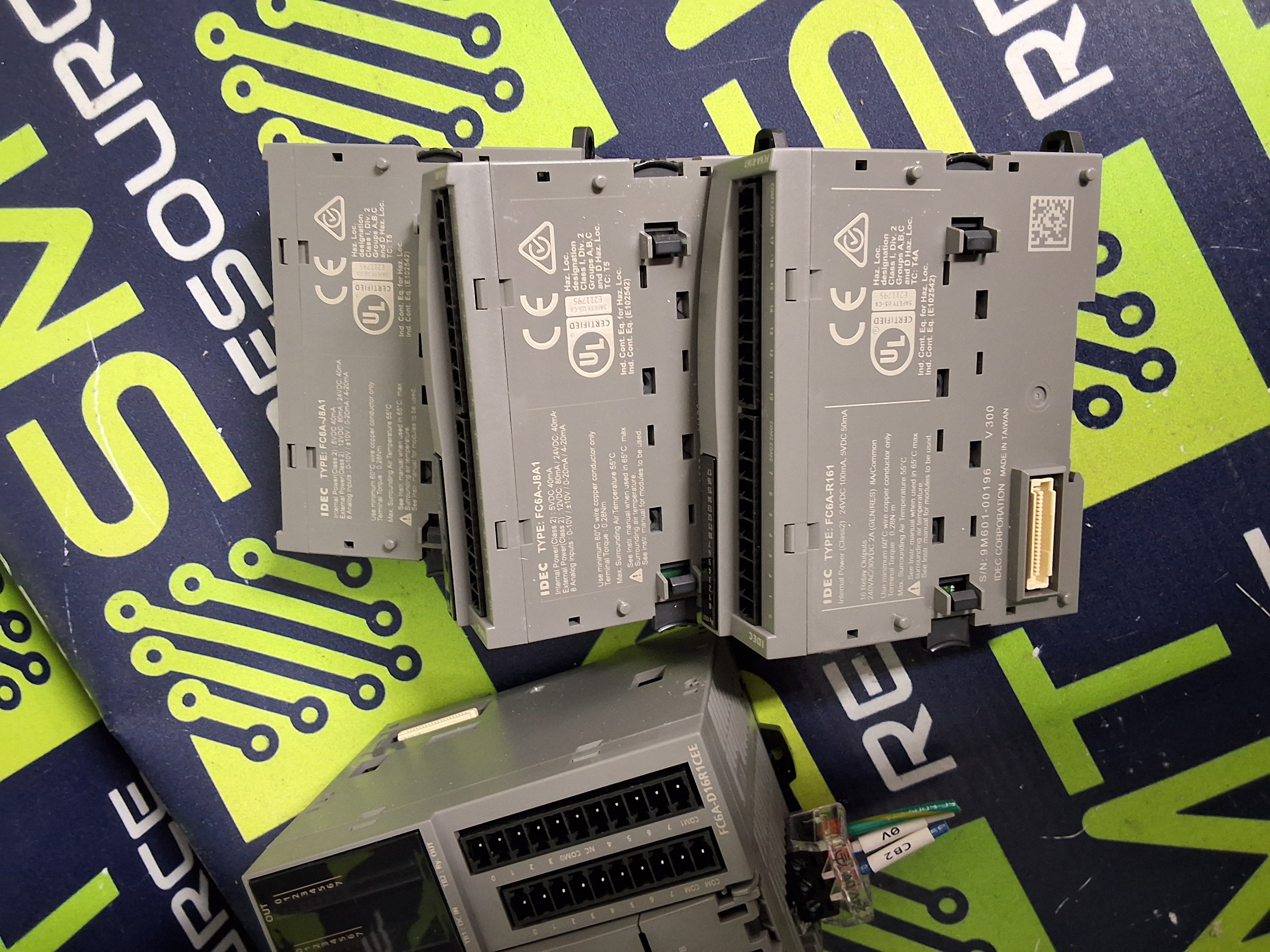 Used IDEC FC6A-D16R1CEE MicroSmart PLC WITH FC6A-J8A1 & FC6A-R161 EXPANSION MODULES