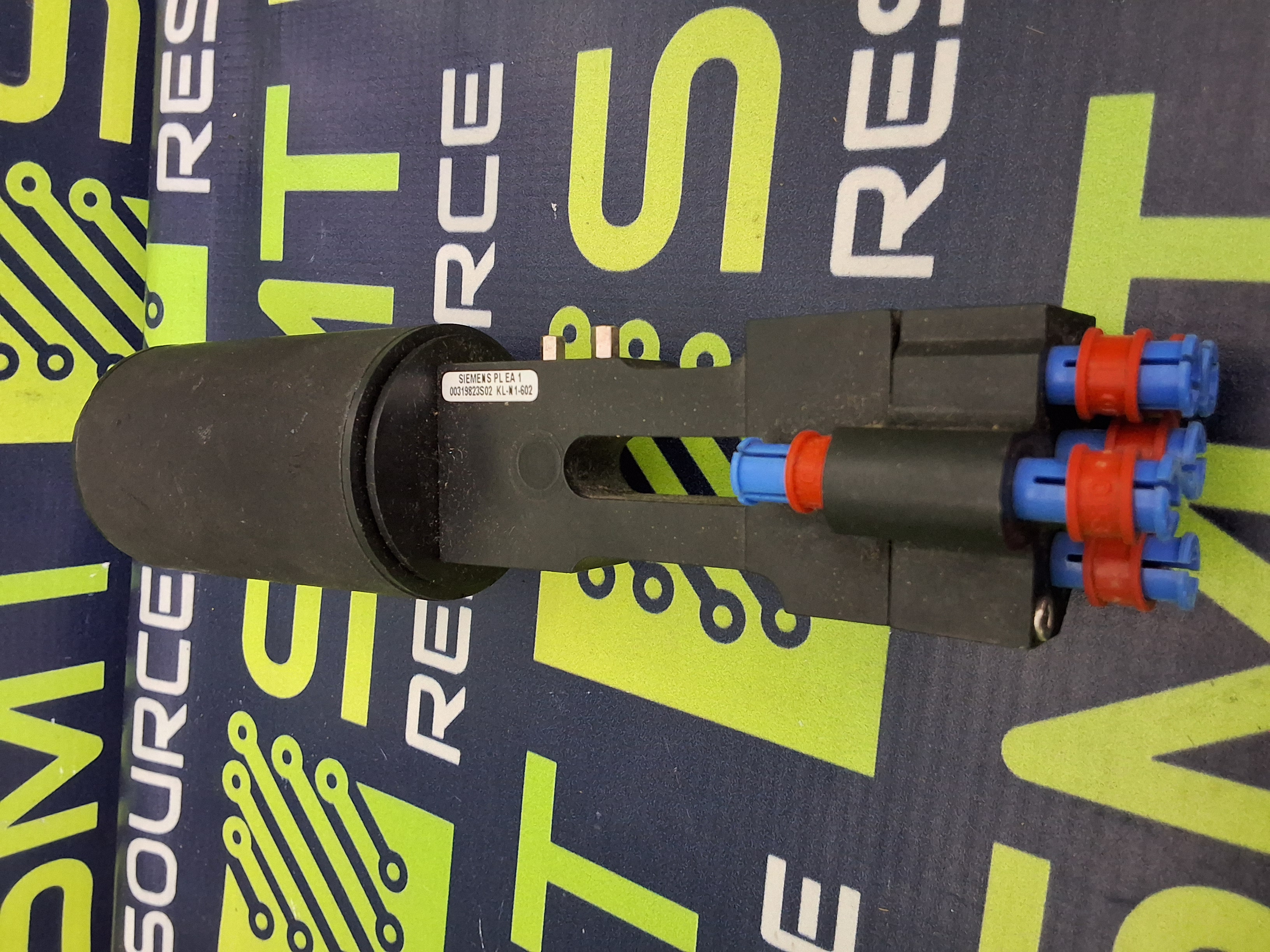 Used SIEMENS 00319823S02 VACUUM NOZZLE ASSEMBLY 00319823-02