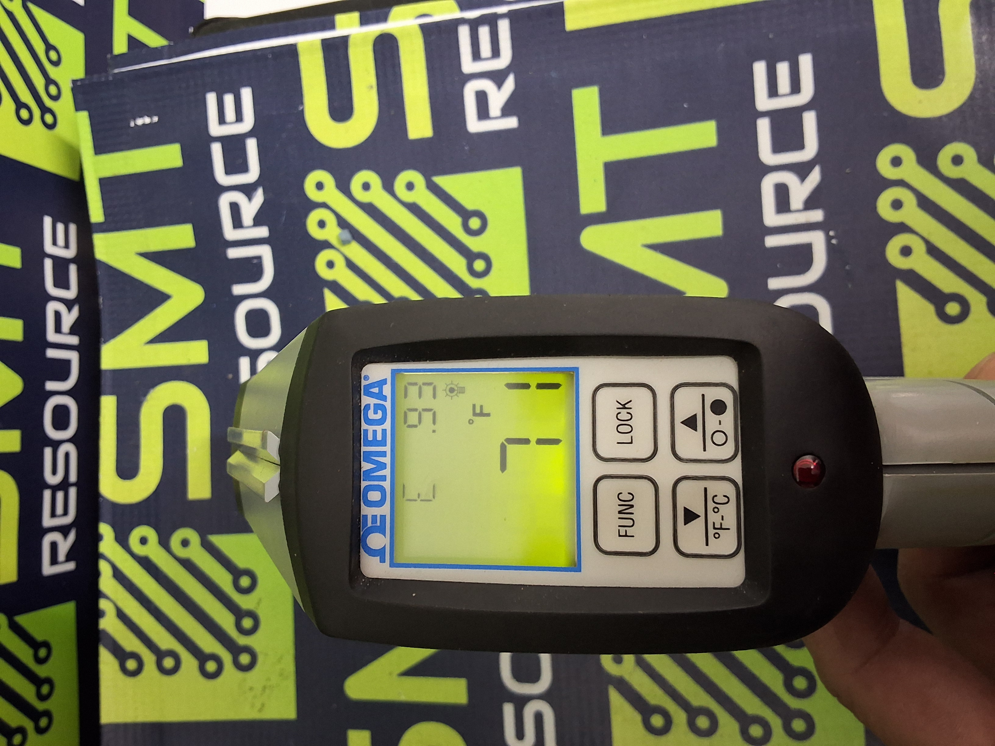 Used OMEGASCOPE OS530 HANDHELD INFRARED THERMOMETER -22/250F