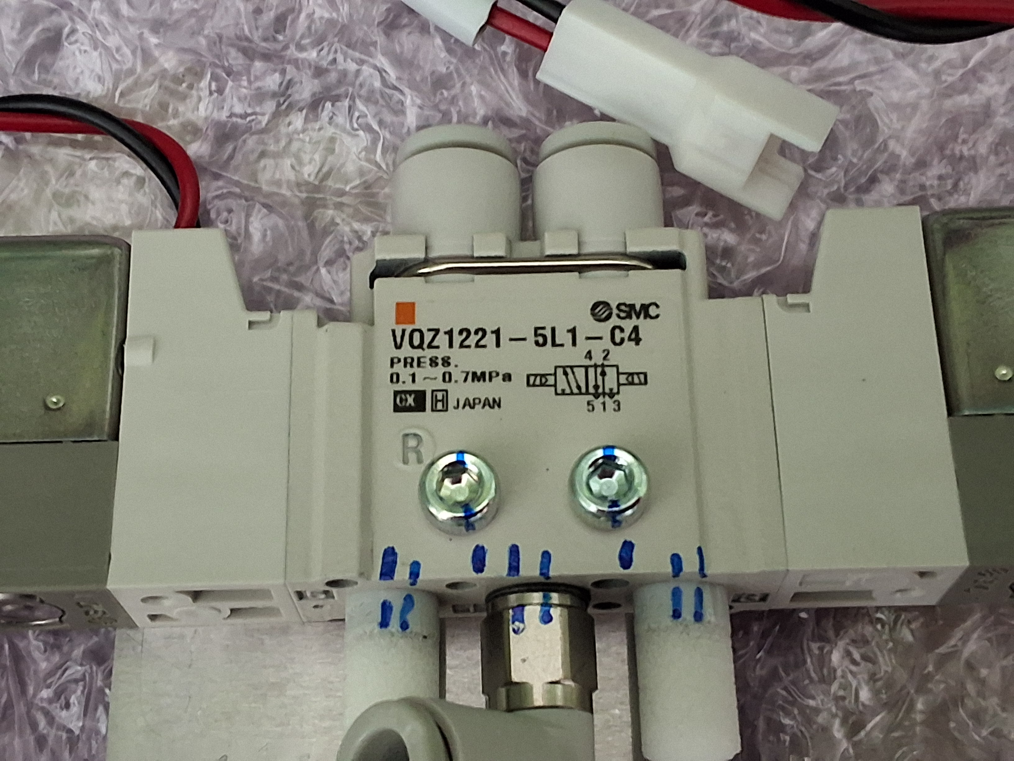 SMC VQZ1221-5L1-C4 PNEUMATIC SOLENOID DIRECT-OPERATED VALVE - BRAND NEW