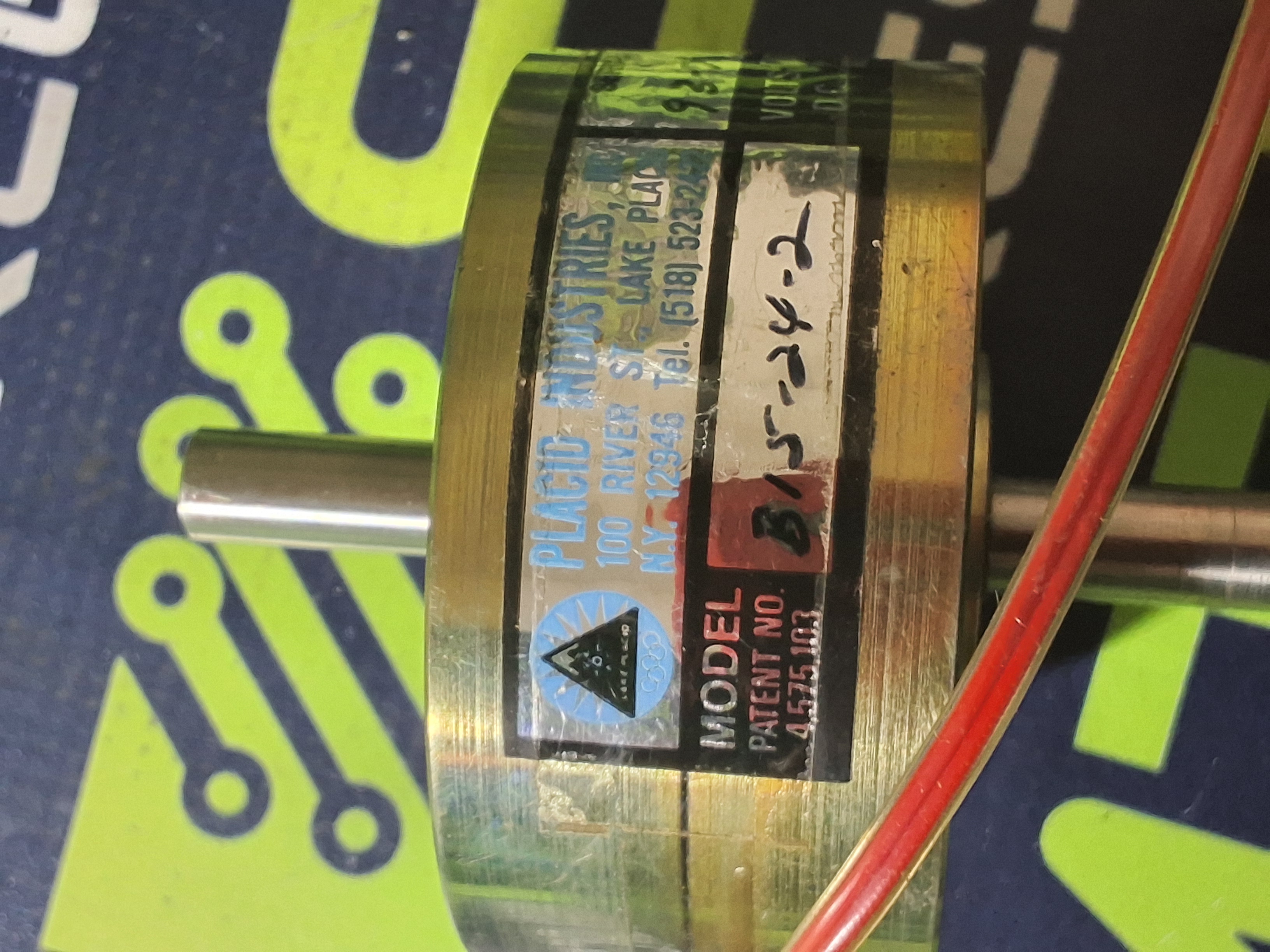 Used PLACID INDUSTRIES B15-24-2 MAGNETIC PARTICLE BRAKE DOUBLE-SIDED SHAFT 24VDC COIL