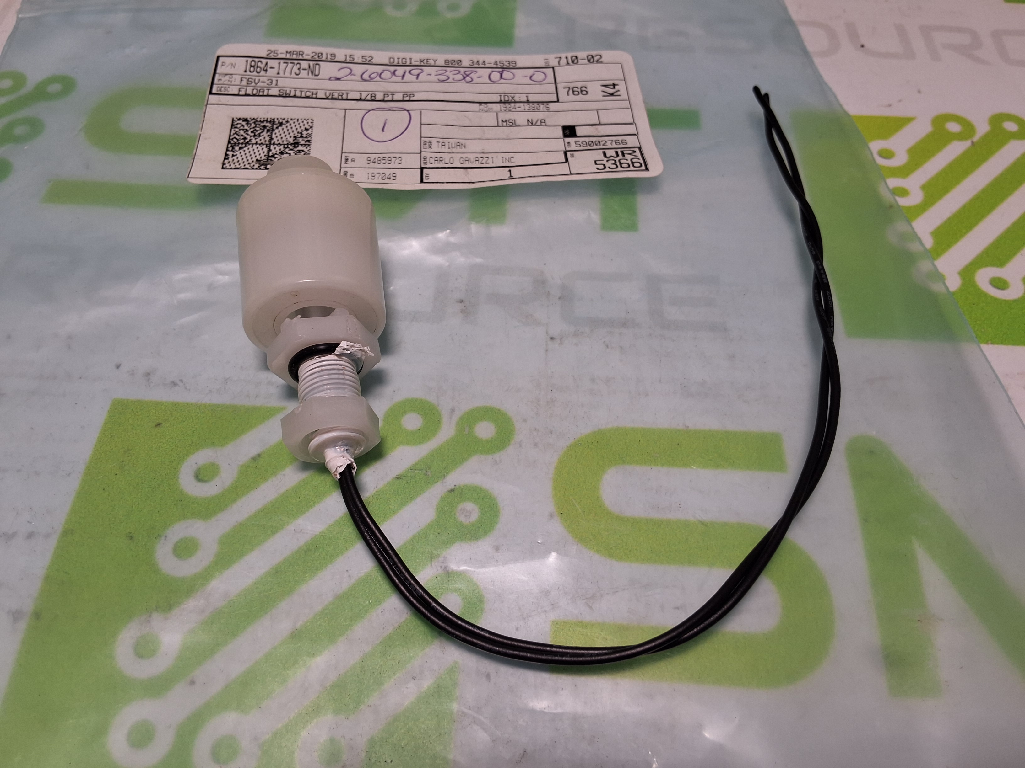 Used FSV-31 FLOAT SWITCH VERTICAL 1/8 PT PP
