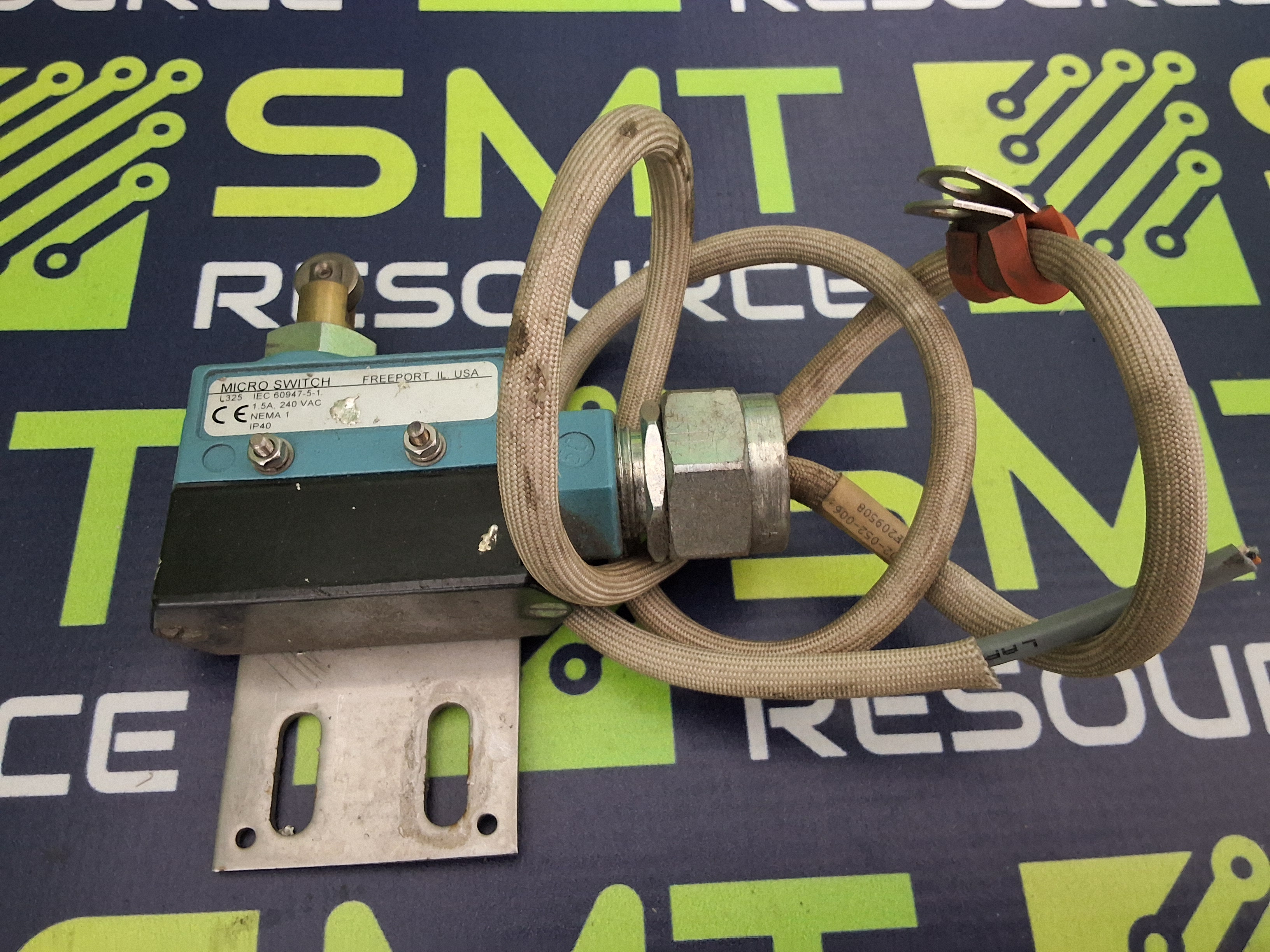 Used HONEYWELL BZE6 SERIES MICRO SWITCH L325 IEC 60947-5-1