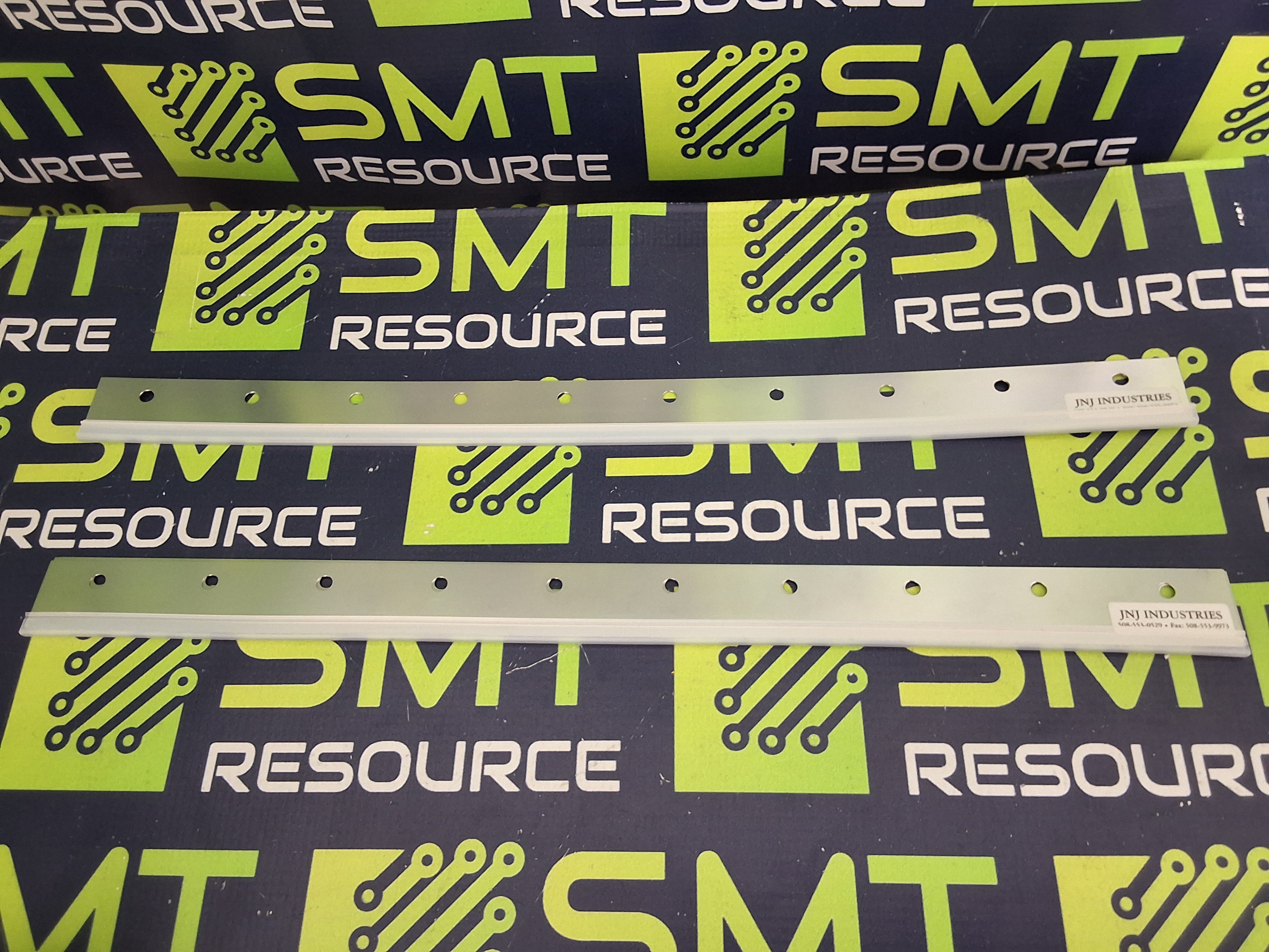 DEK JNJ INDUSTRIES DFMBO-440 METAL SCREW-MOUNT SQUEEGEE BLADE SET 440mm - BRAND NEW