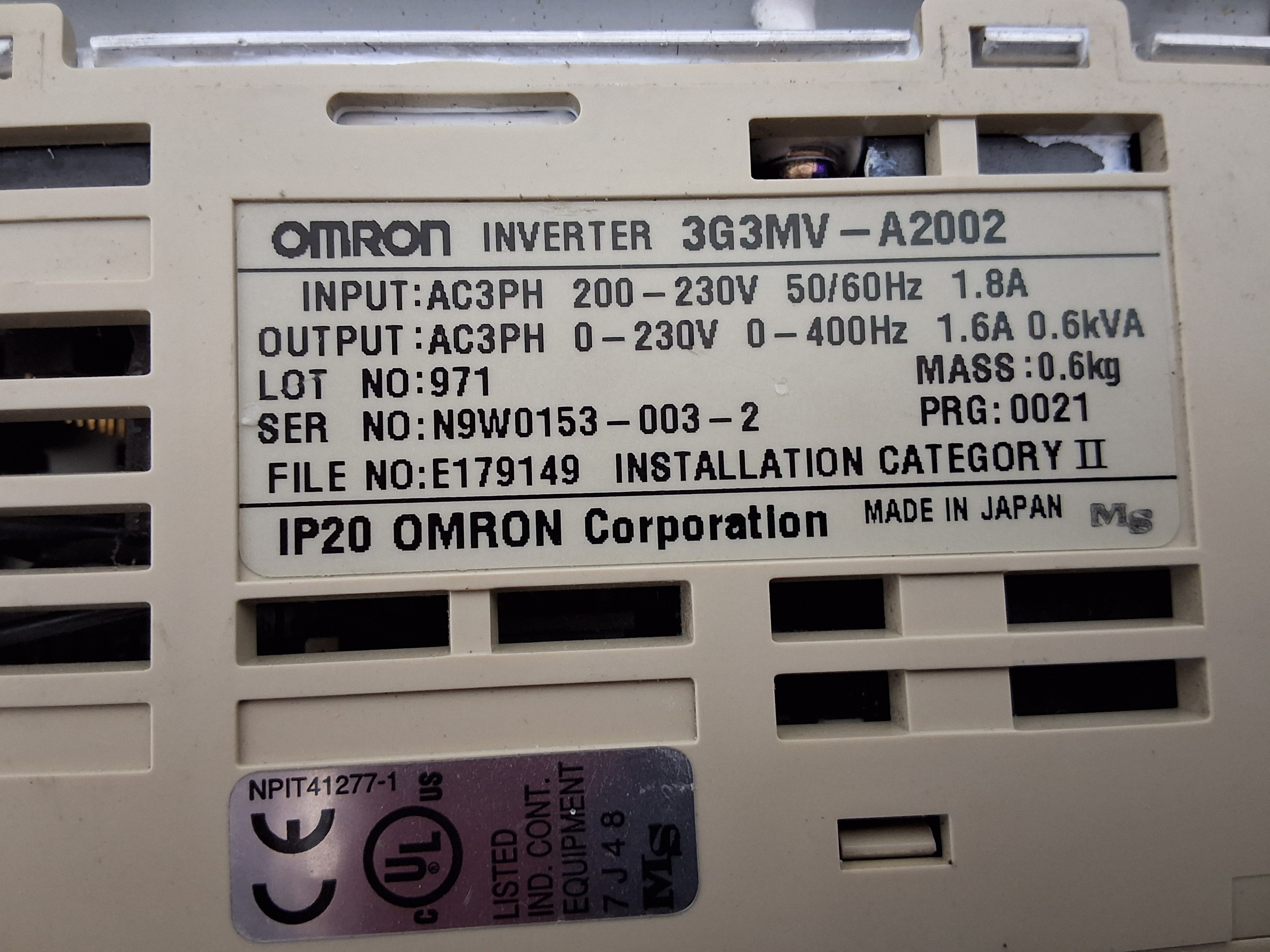 Used OMRON 3G3MV-A2002 AC DRIVE INVERTER 200-230V 50/60Hz 1.8A
