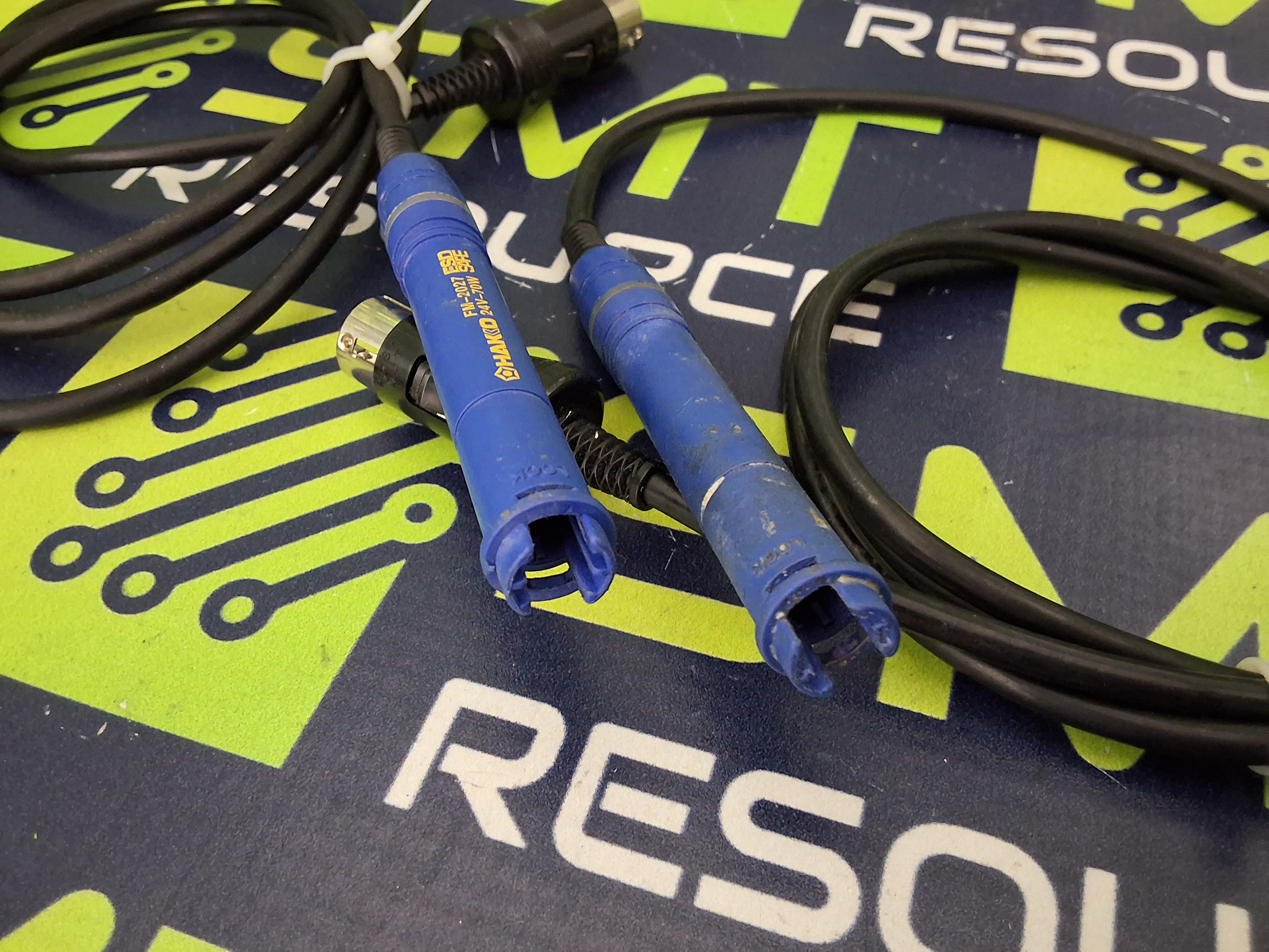 Used HAKKO FM-2027 SOLDERING IRON HANDPIECE 24V-70W