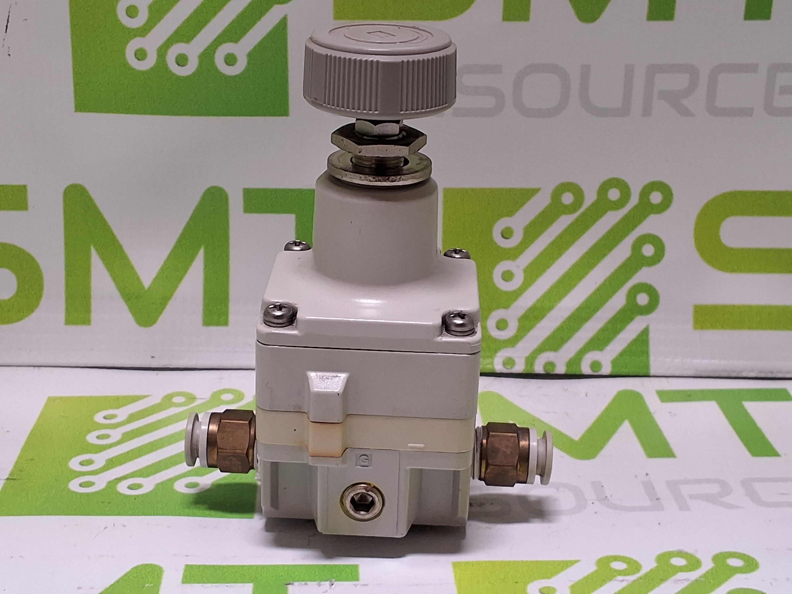 Used SMC IR2010-02 PRECISION REGULATOR