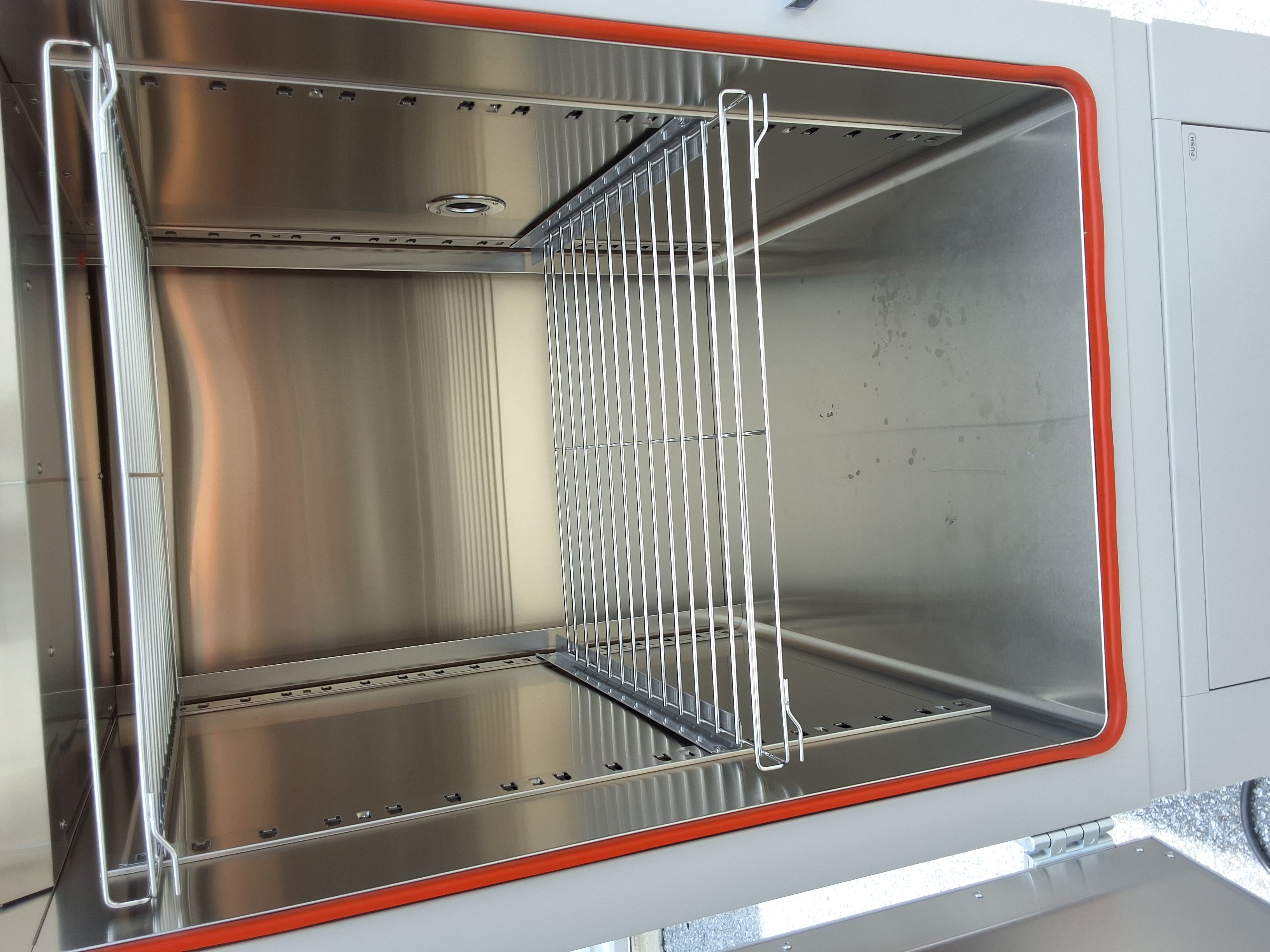 Used ESPEC CORP. PV-222 VERTICAL INDUSTRIAL OVEN 230VAC 1-PHASE 50/60Hz