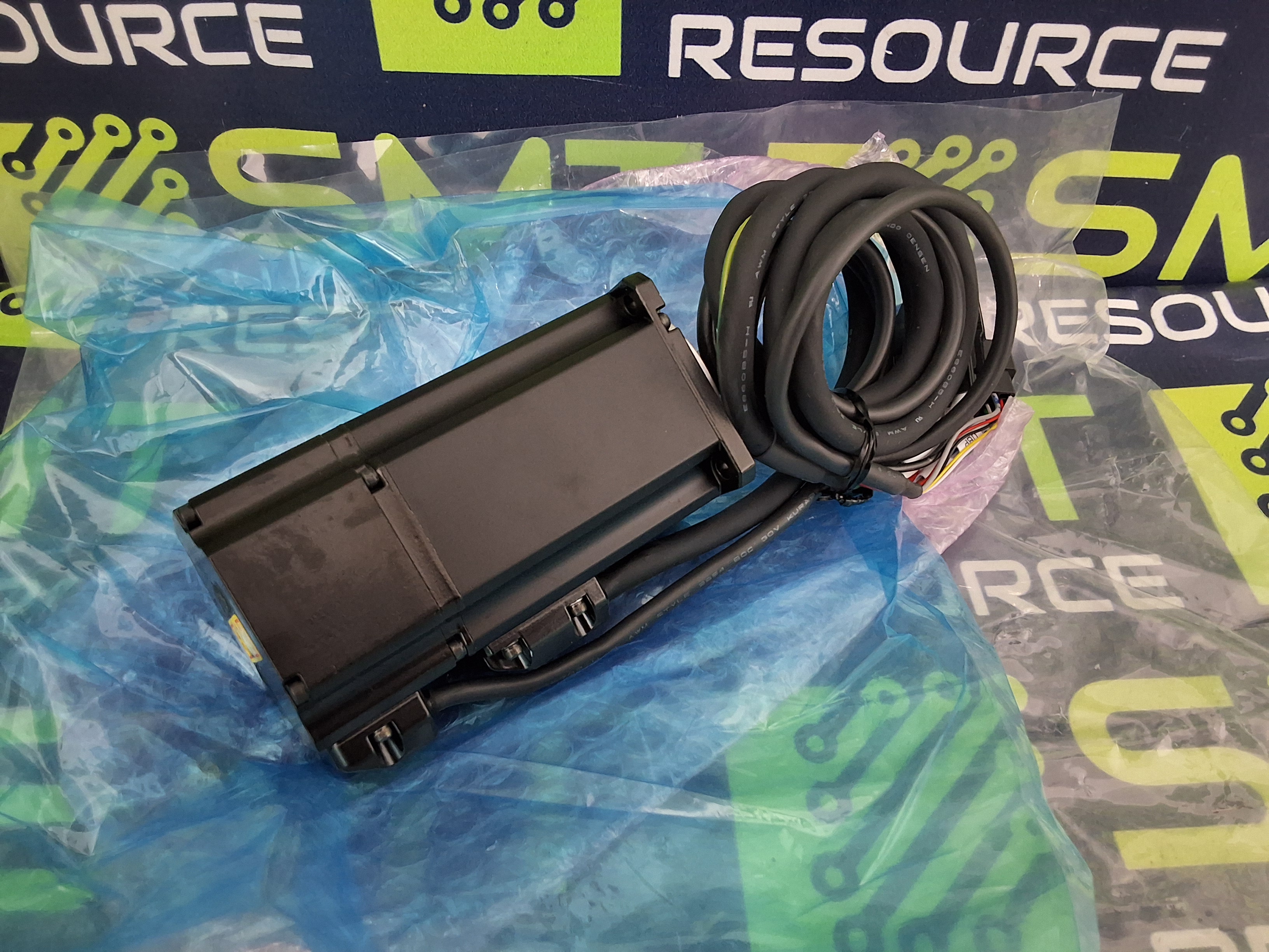 Sanyo Denki Q2AA05020DXS5U AC Servo Motor (Model: Q2AA05020DXS5U