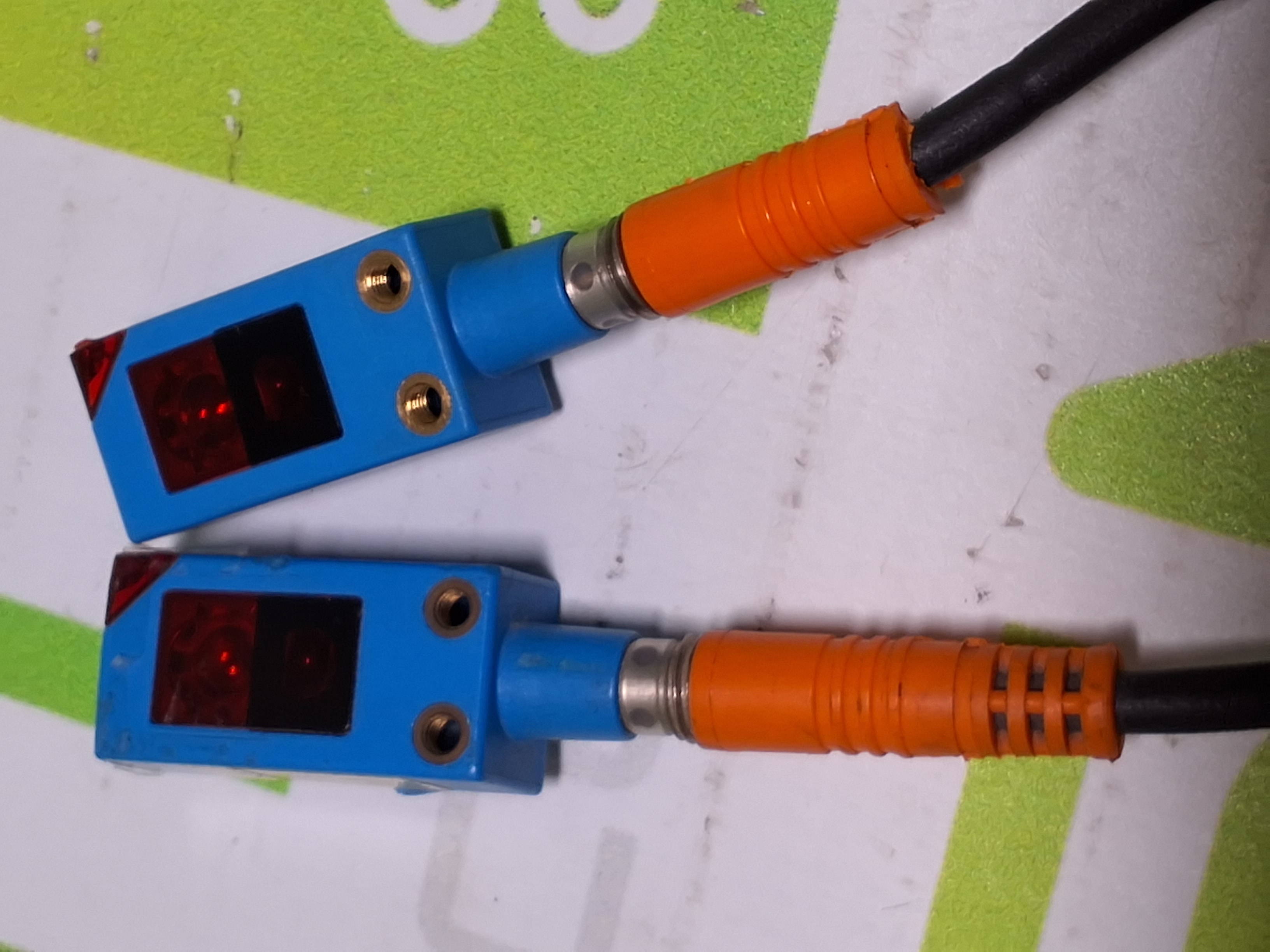 Used SICK WT4-2P330 PHOTOELECTRIC PROXIMITY SENSOR