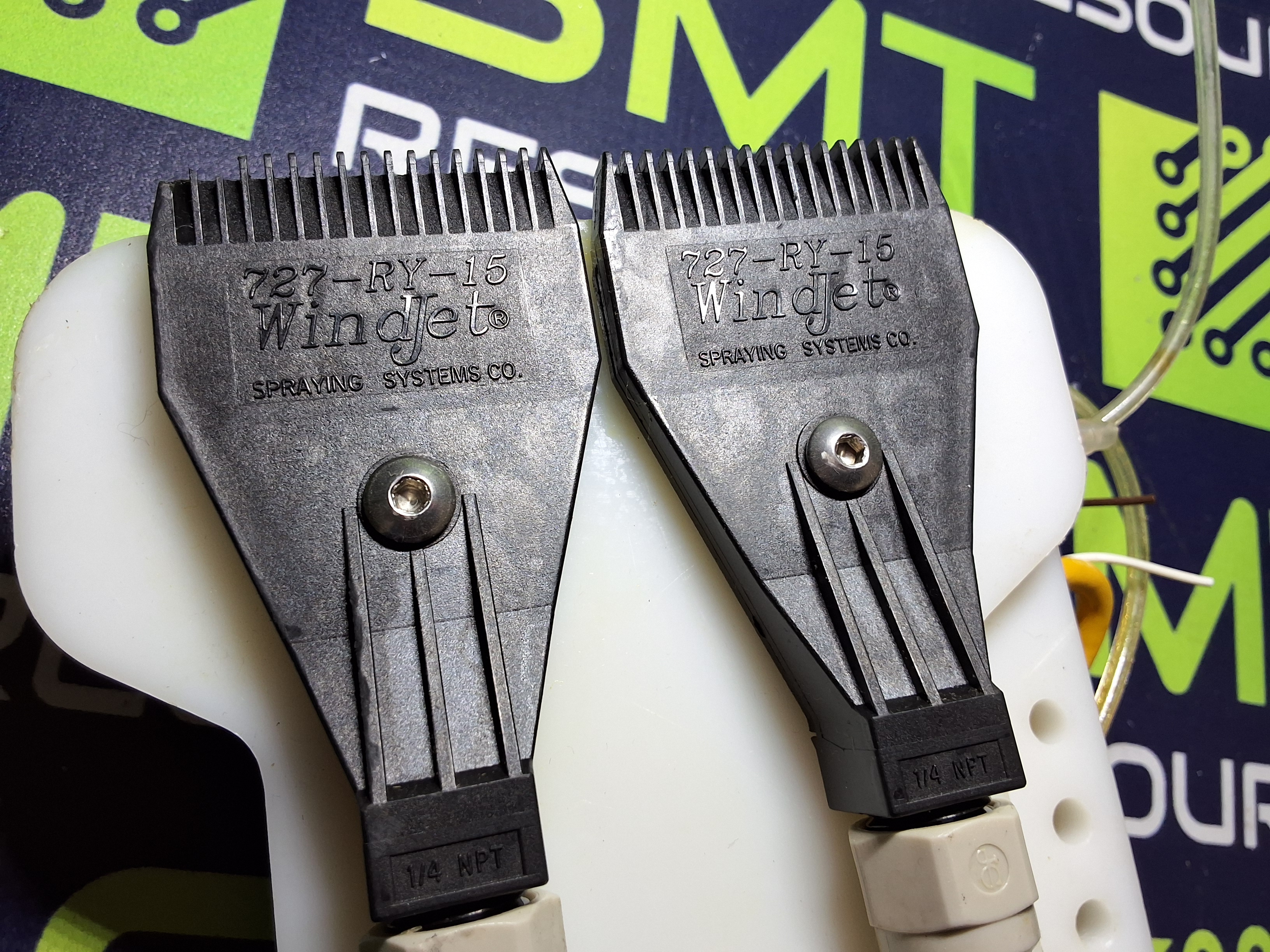 Used WINDJET 727-RY-15 FLAT FAN AIR NOZZLE ASSEMBLY