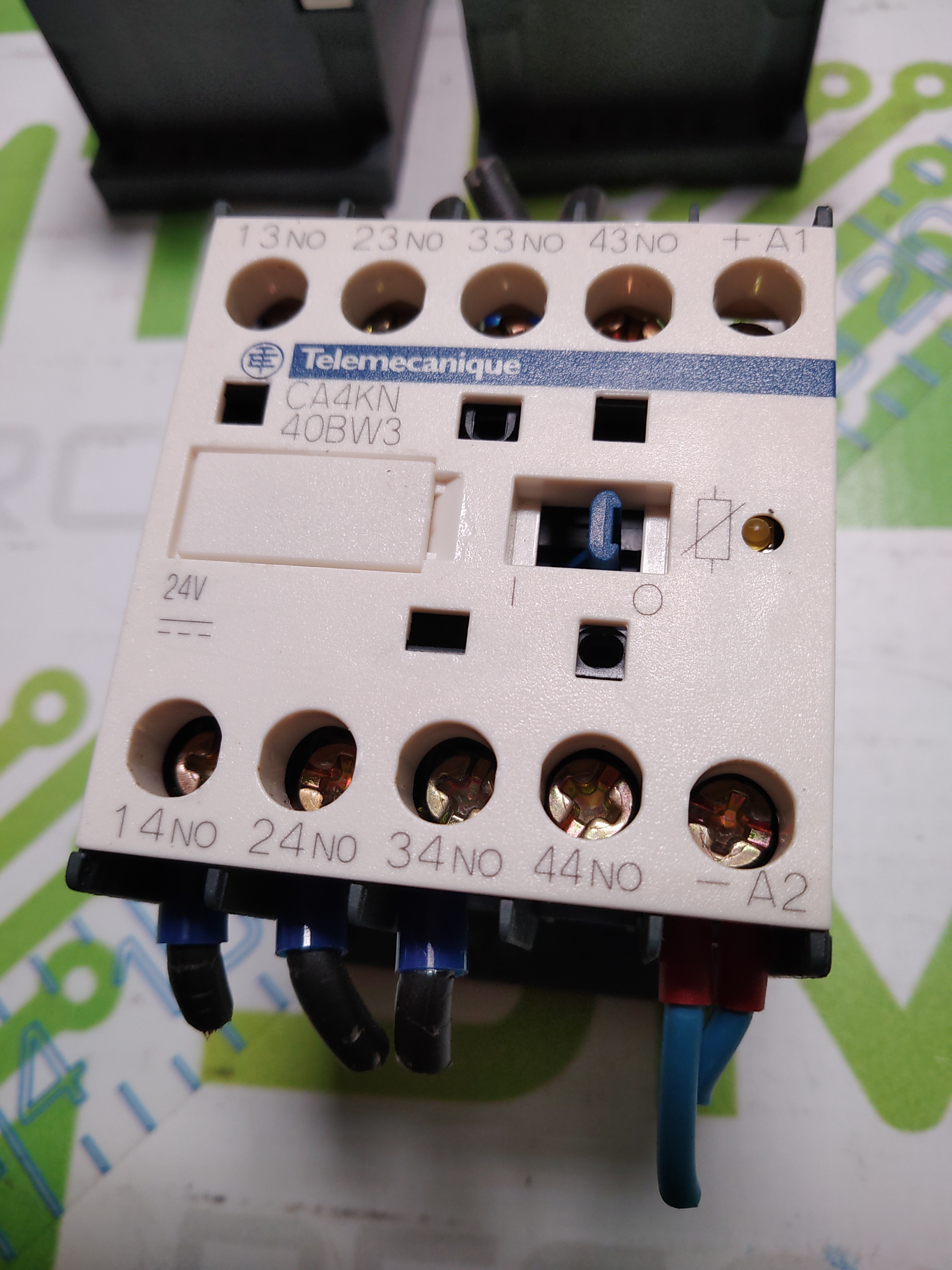 Used SCHNEIDER ELECTRIC CA4KN40BW3 RELAY
