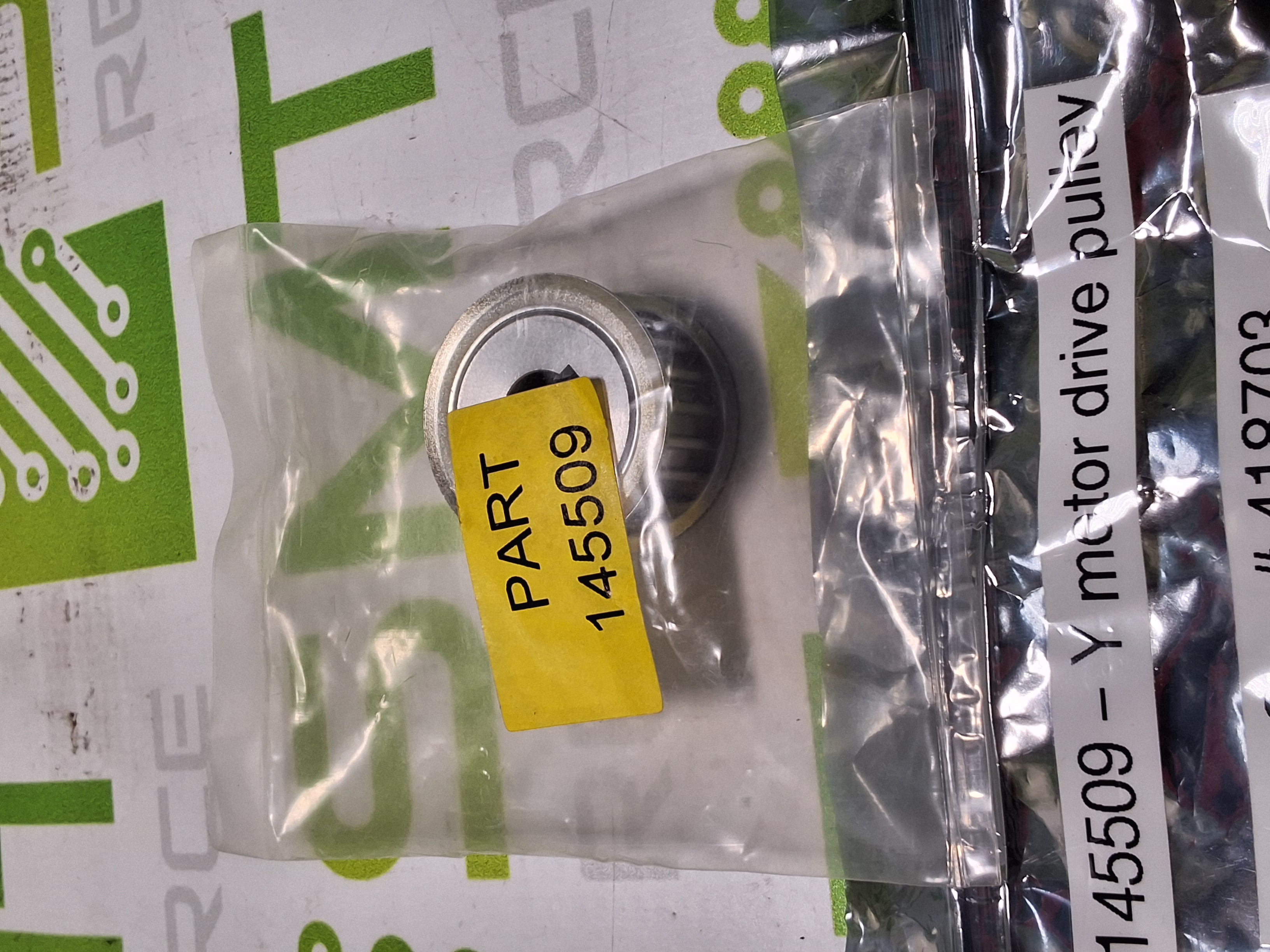 UNIVERSAL INSTRUMENTS 145509 PULLEY - NEW