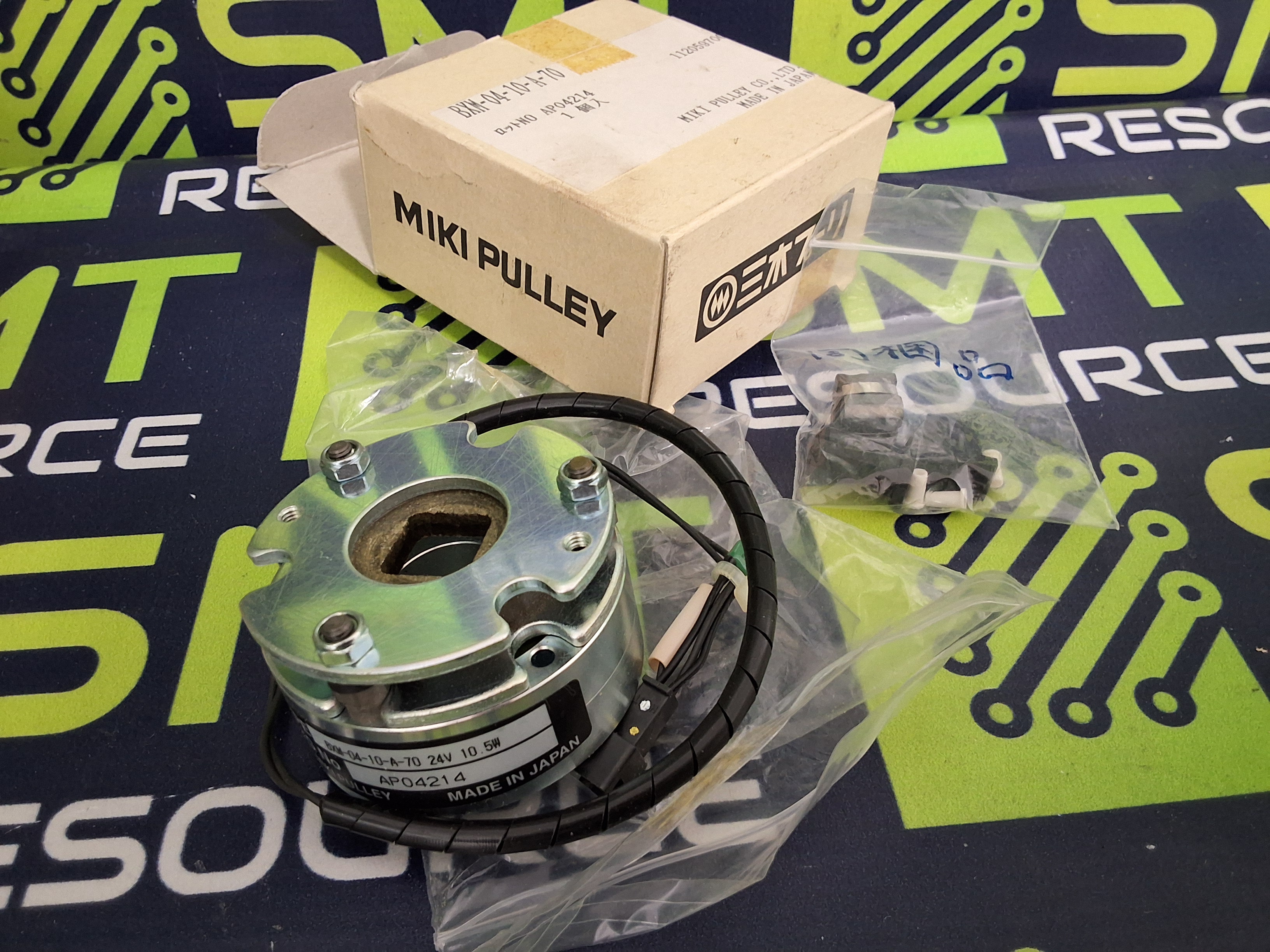 MIKI PULLEY BXM-04-10-A-70 INDUSTRIAL MAGNETIC BRAKE 24V 10.5W - BRAND NEW